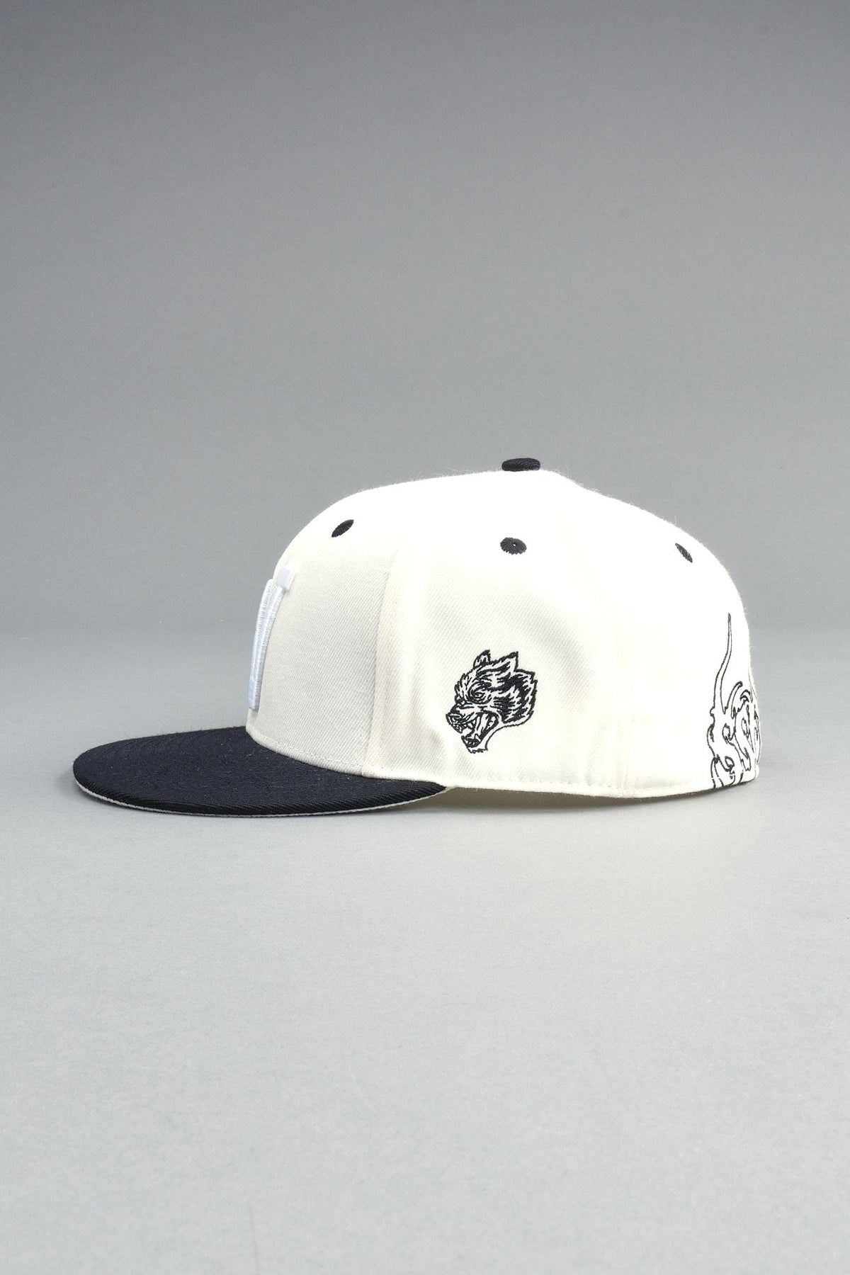 Mantra Fitted Cap In Cream/Black