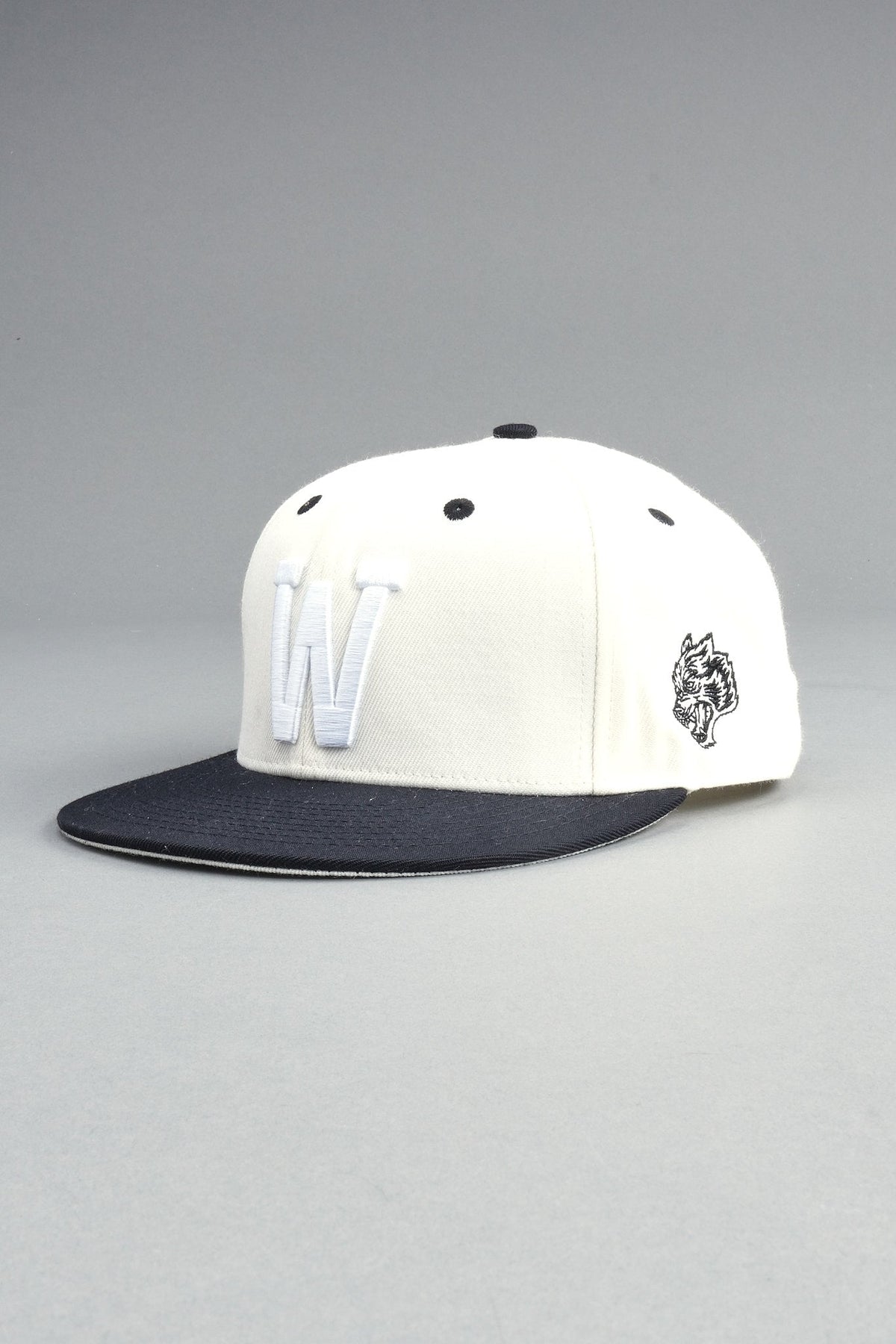 Mantra Fitted Cap In Cream/Black