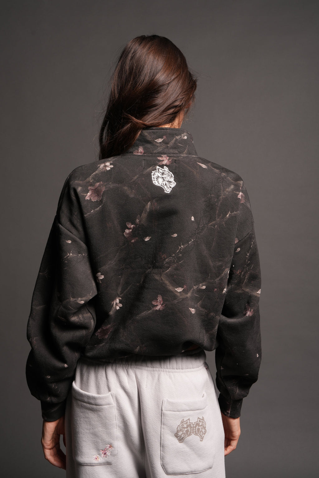 Stud Pyramid She Everson Mockneck Sweater In All Of Us Camo - imagem 2