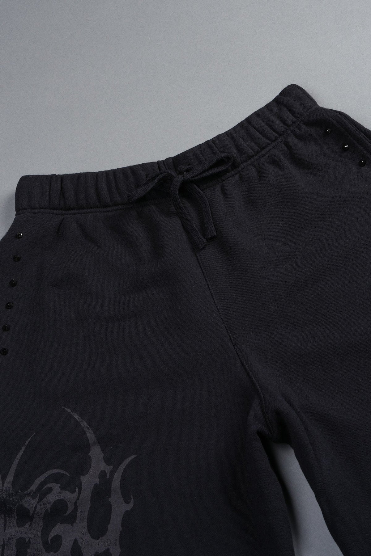 Ssddnfgu Raw Hem Oversized Post Lounge Sweat Shorts In Black