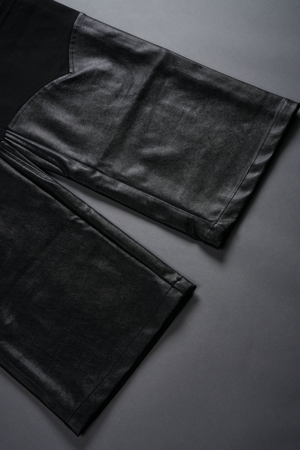 Wolf Chopper Onyx Pants in Black — imagem 9