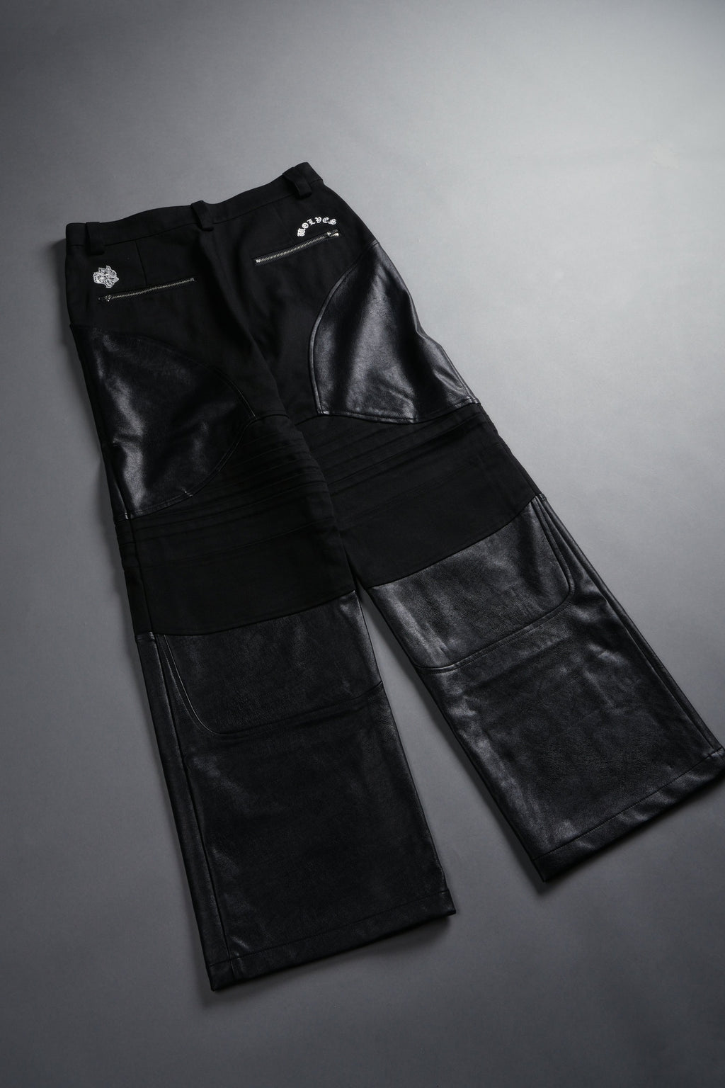 Wolf Chopper Onyx Pants in Black — imagem 11