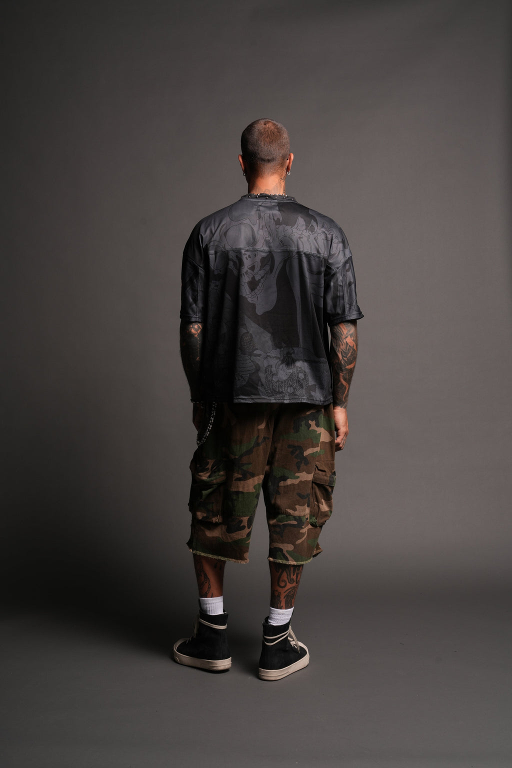 Gashadokuro Emmitt Football Jersey in Black — imagem 6