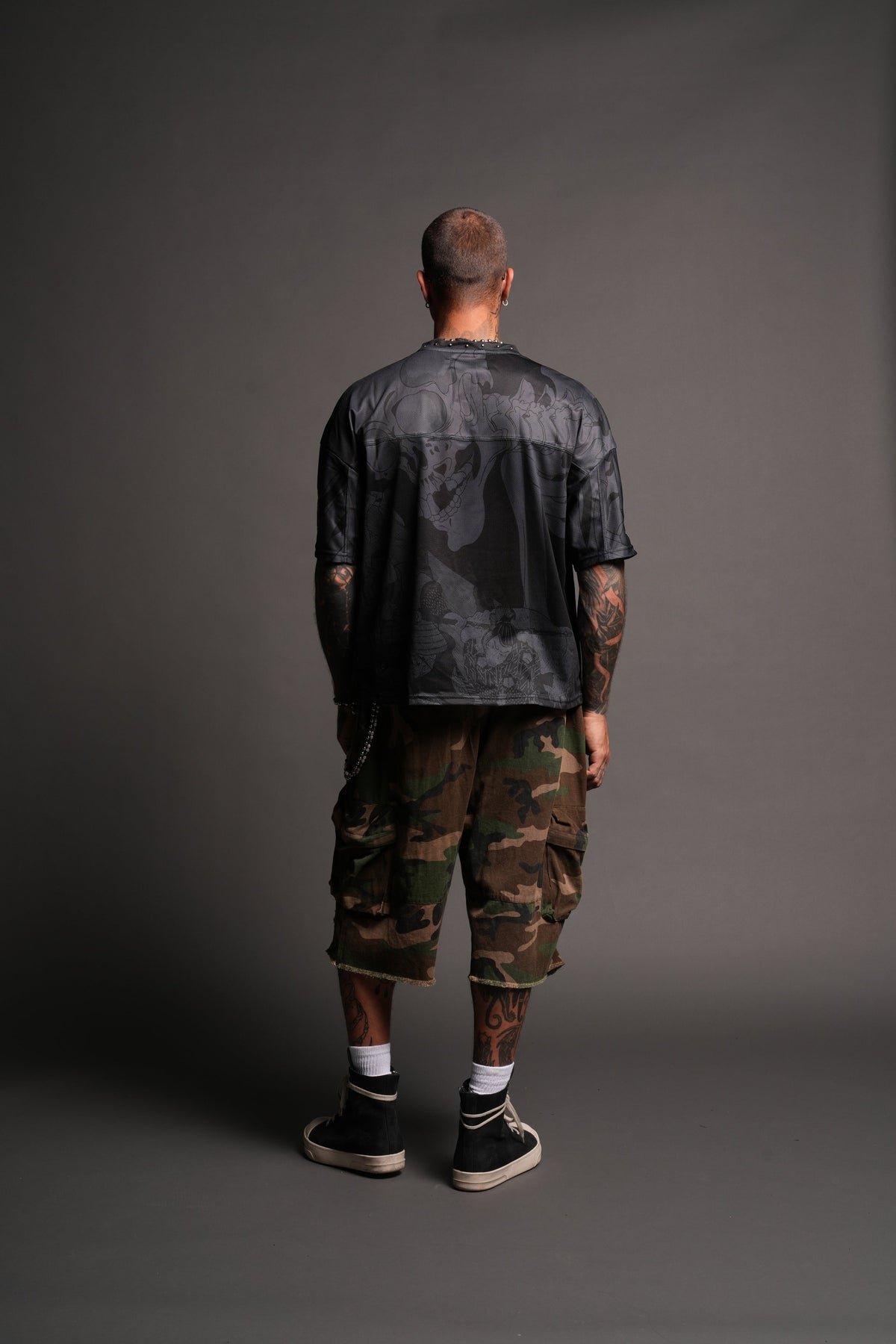 Gashadokuro Emmitt Football Jersey in Black — imagem 6