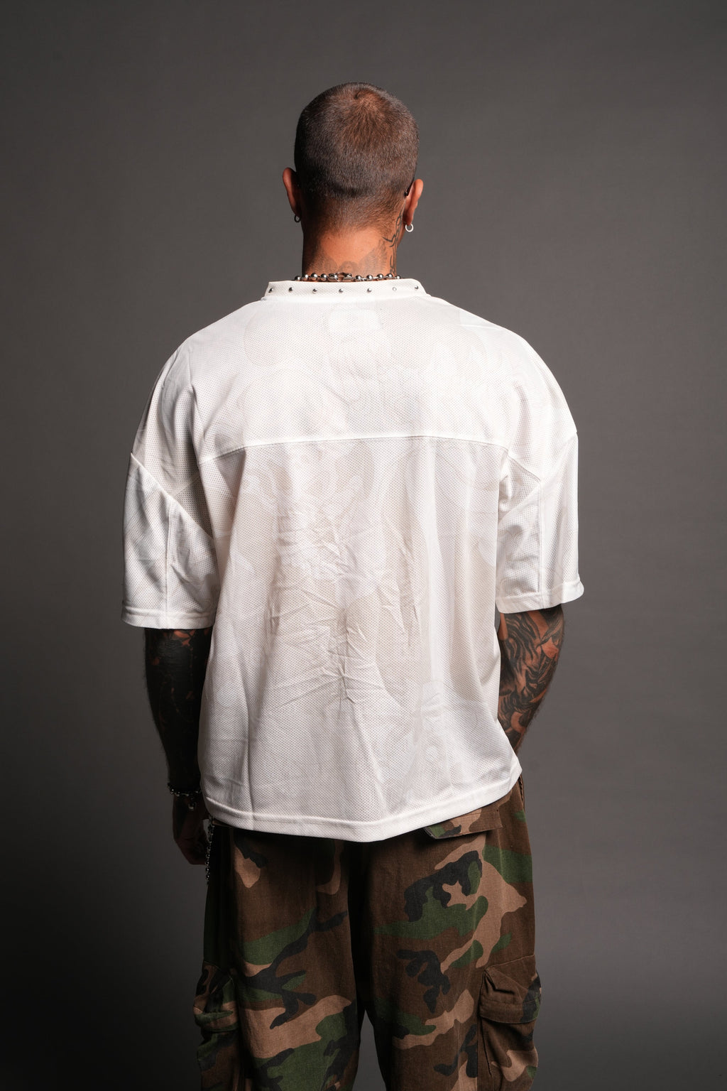 Gashadokuro Emmitt Football Jersey in Cream — imagem 2