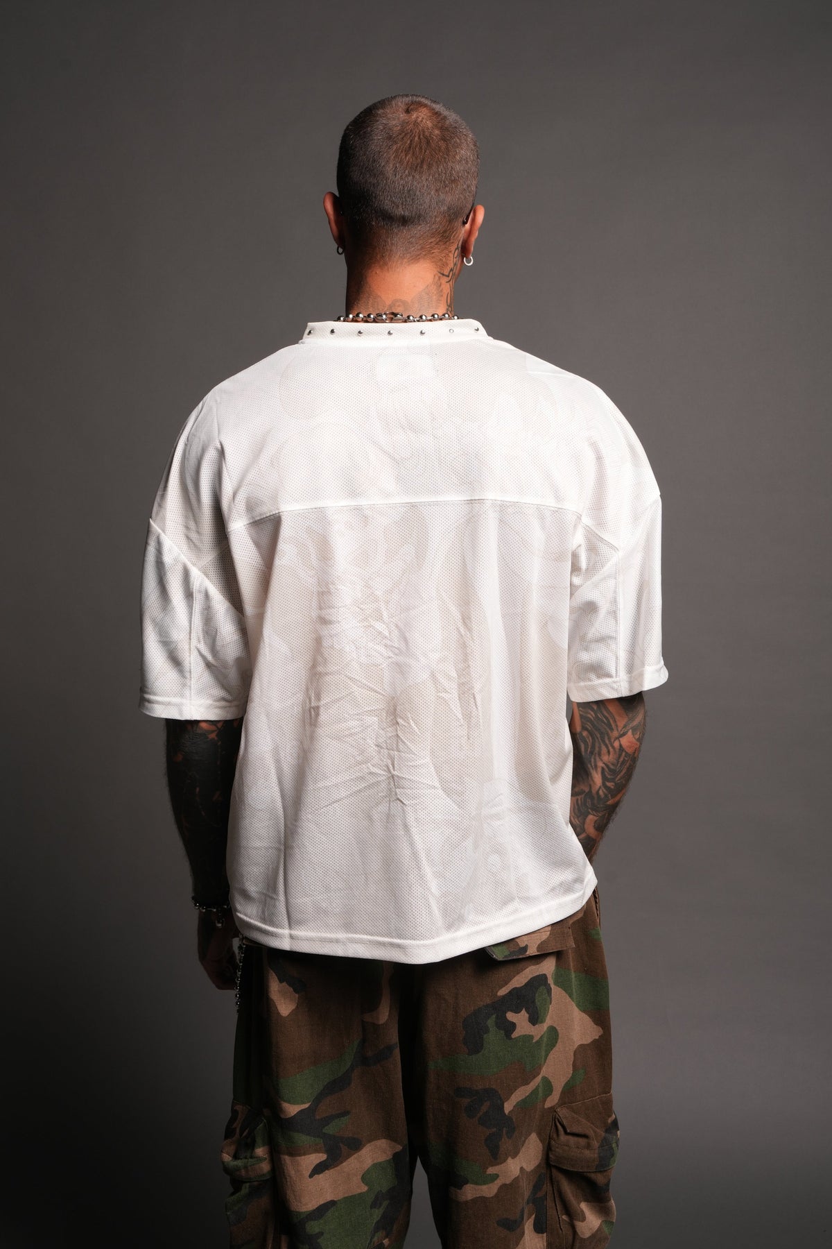 Gashadokuro Emmitt Football Jersey in Cream — imagem 2