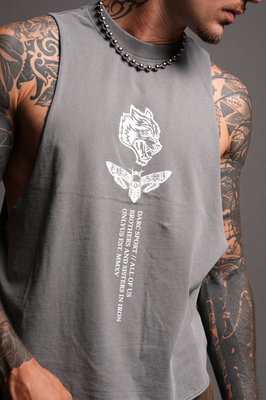 Big Wolf Head Grunge Raw Hem Box Cut Tommy Muscle Tee In Slate Gray - imagem 7