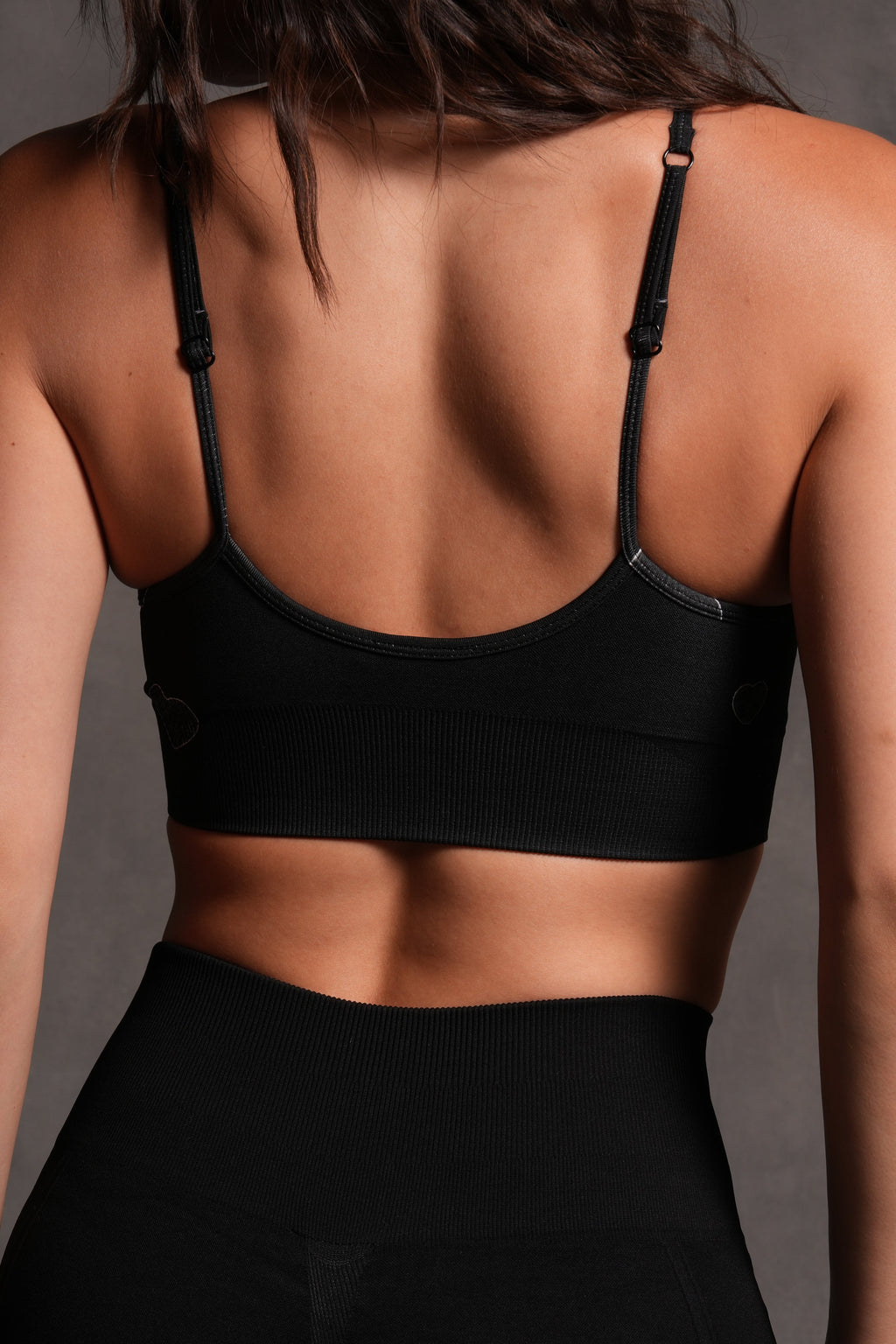 Her Energy "Everson" Seamless Sports Bra in Heart Candy Black - imagem 8
