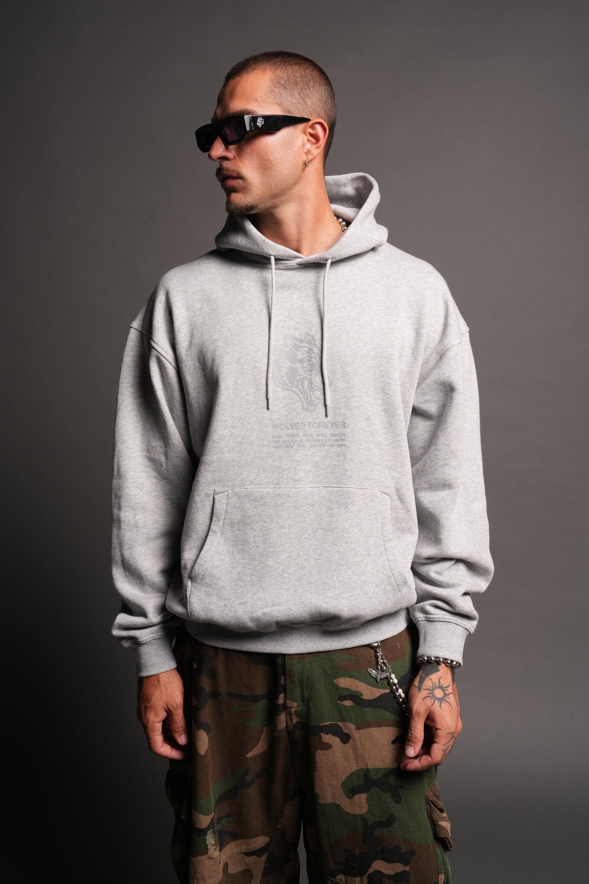 Wolves Have Your Back Bishop Hoodie In Light Athletic Gray - imagem 4