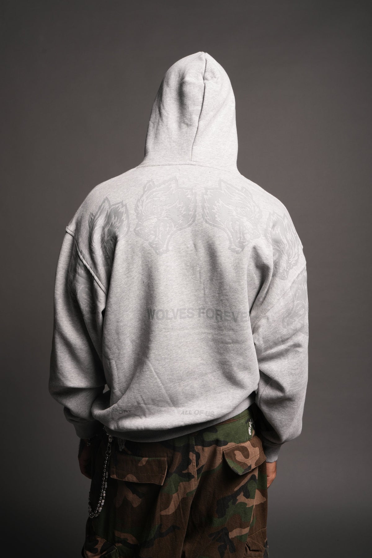 Wolves Have Your Back Bishop Hoodie In Light Athletic Gray - imagem 2