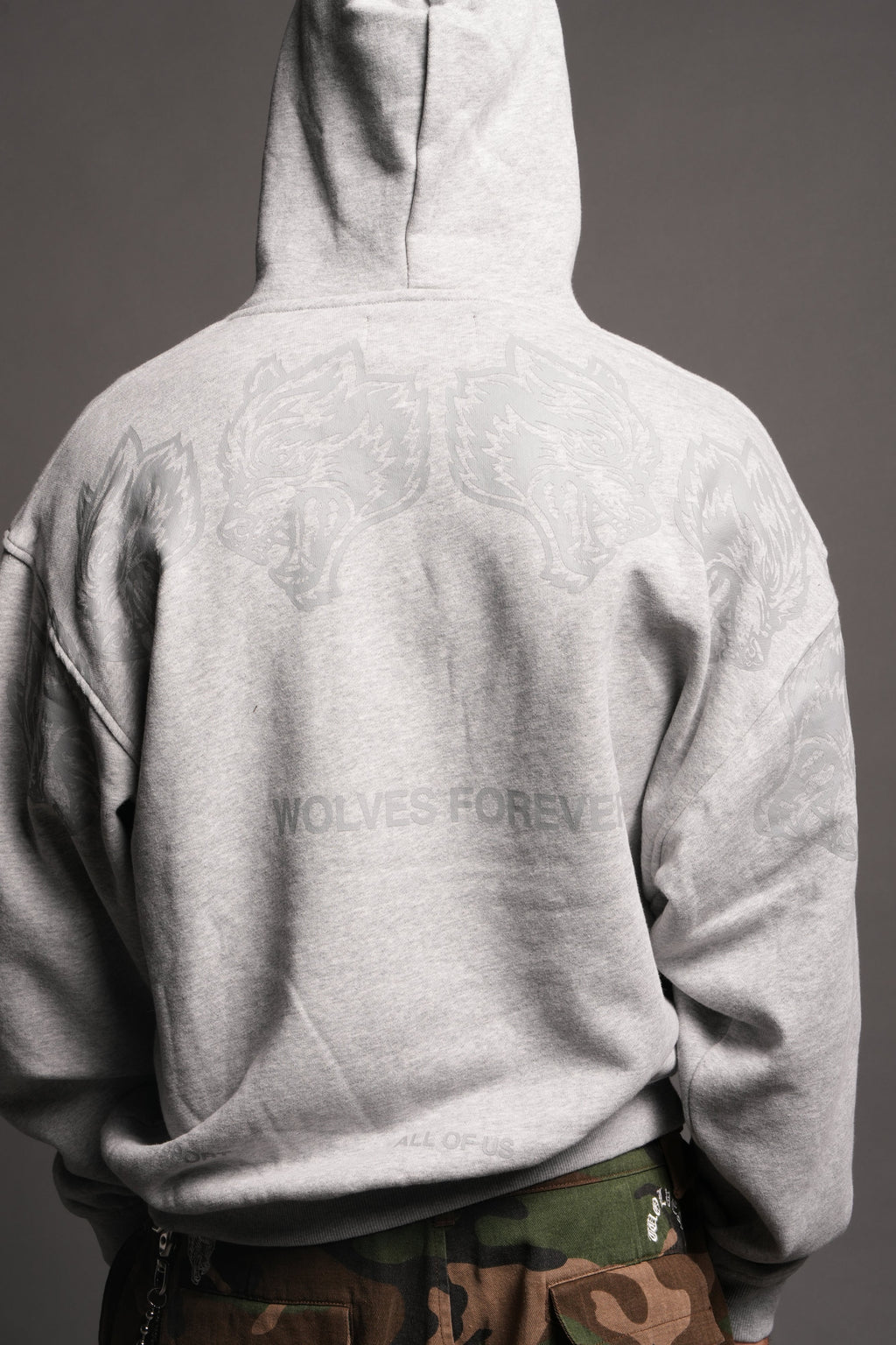 Wolves Have Your Back Bishop Hoodie In Light Athletic Gray - imagem 8