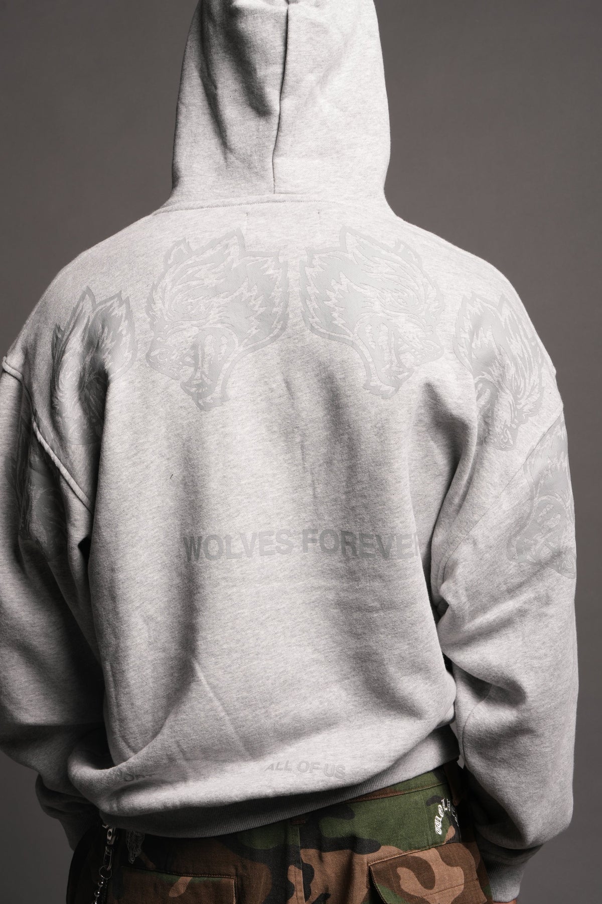 Wolves Have Your Back Bishop Hoodie In Light Athletic Gray - imagem 8