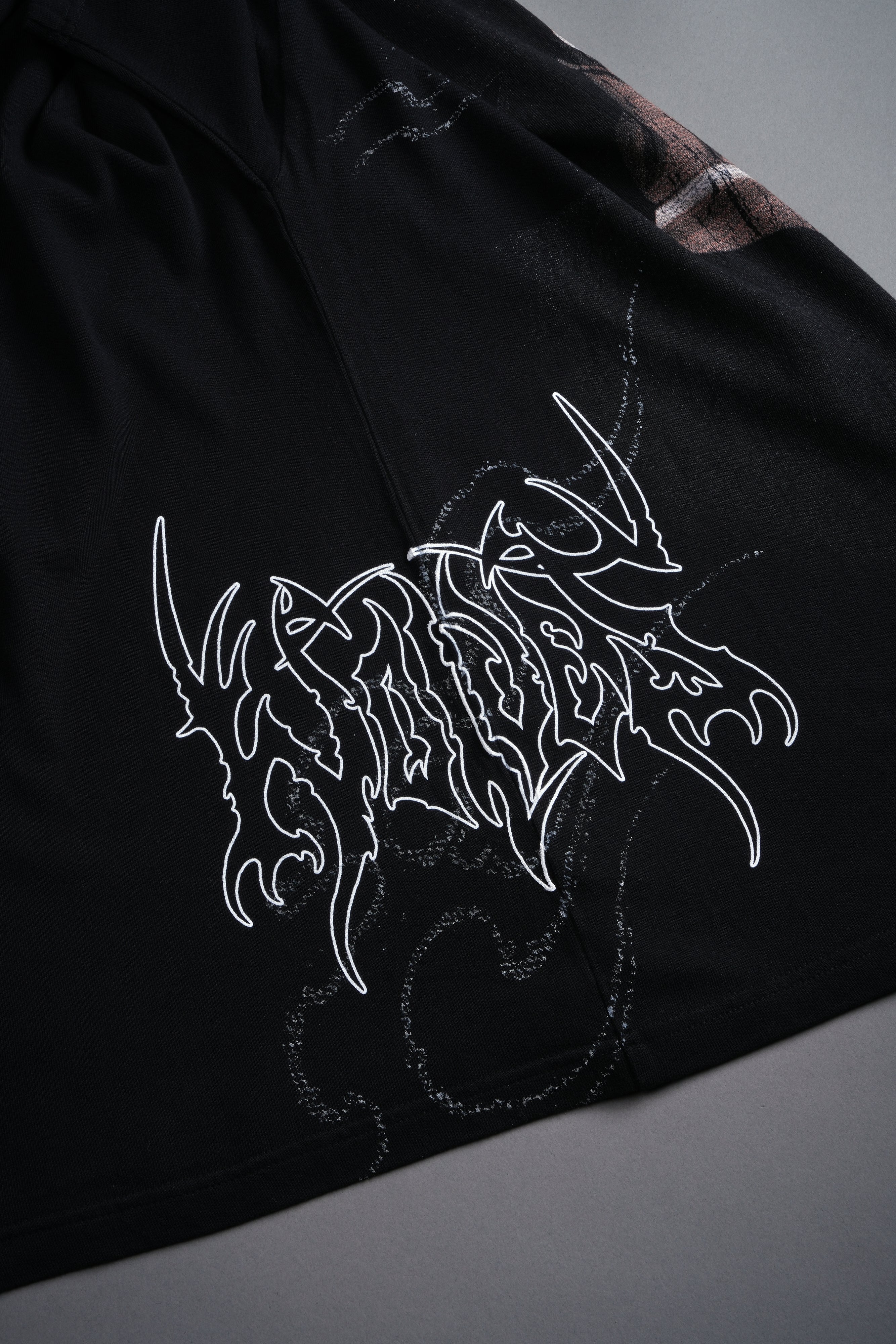 Yujiro Hanma "Side By Side" Series Premium Oversized Tee in Black — imagem 8