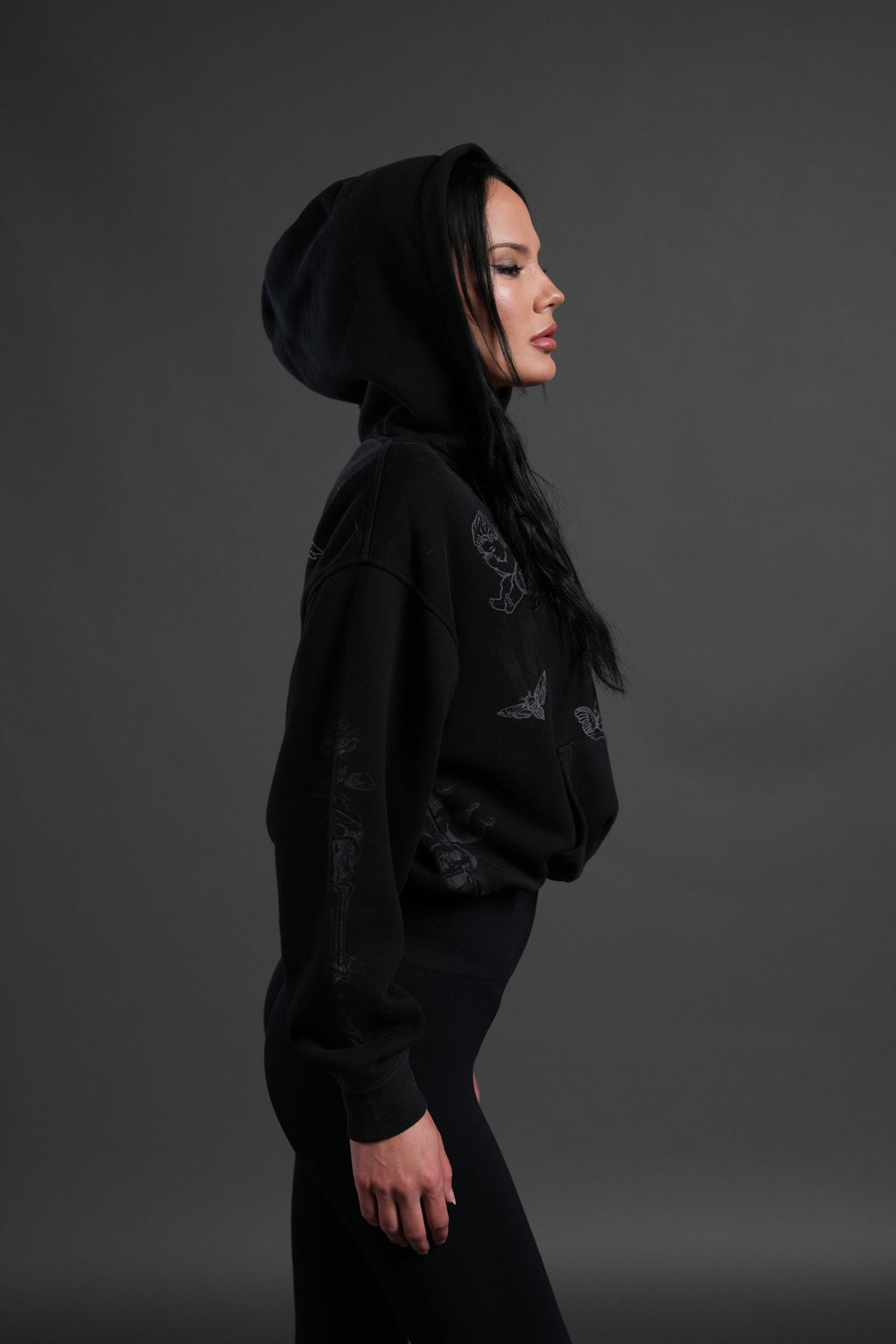 Fallen Cherub "Dempsey" Cropped Hoodie in Black Drift Wash — imagem 8