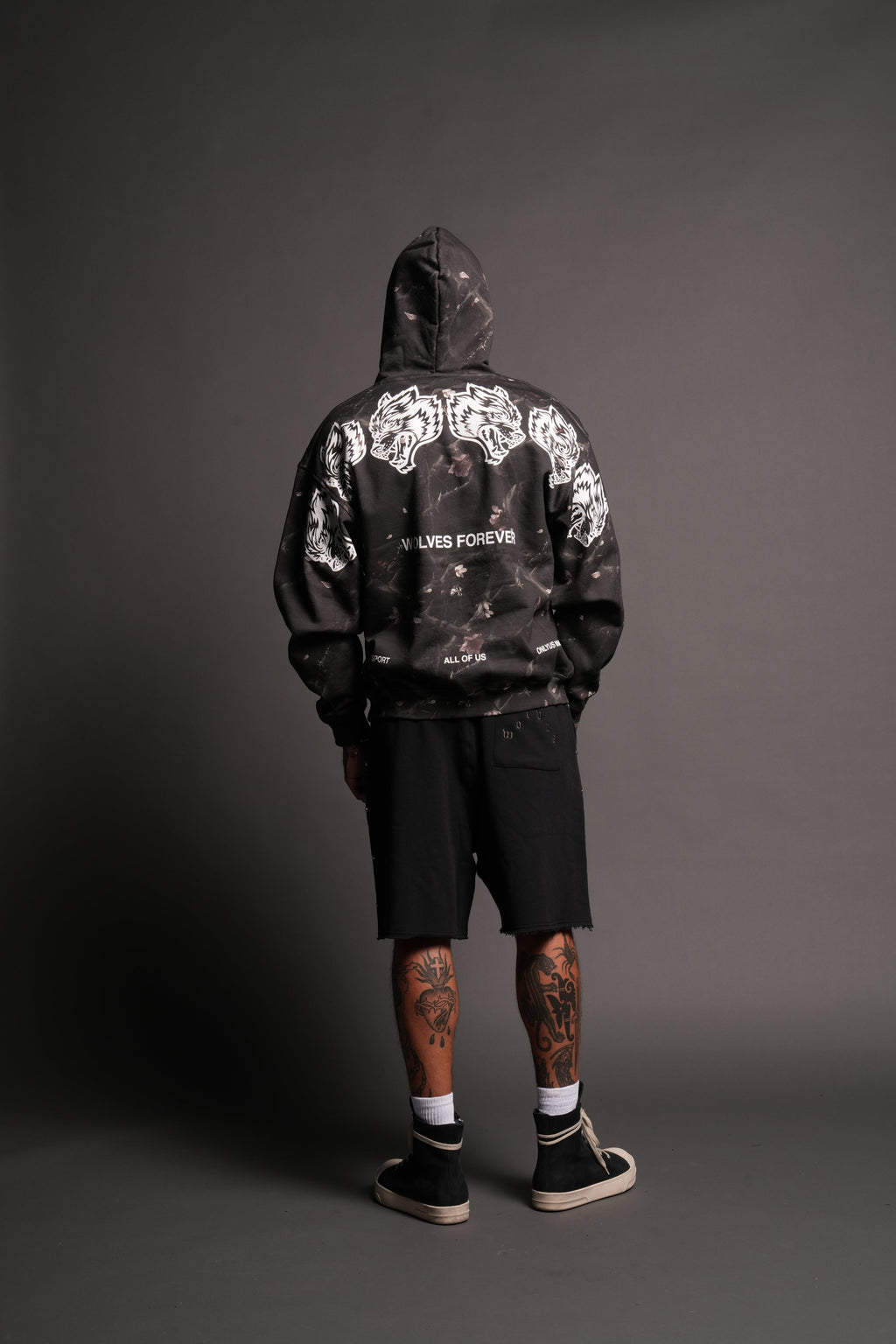 Wolves Have Your Back Bishop Hoodie In All Of Us Camo - imagem 6