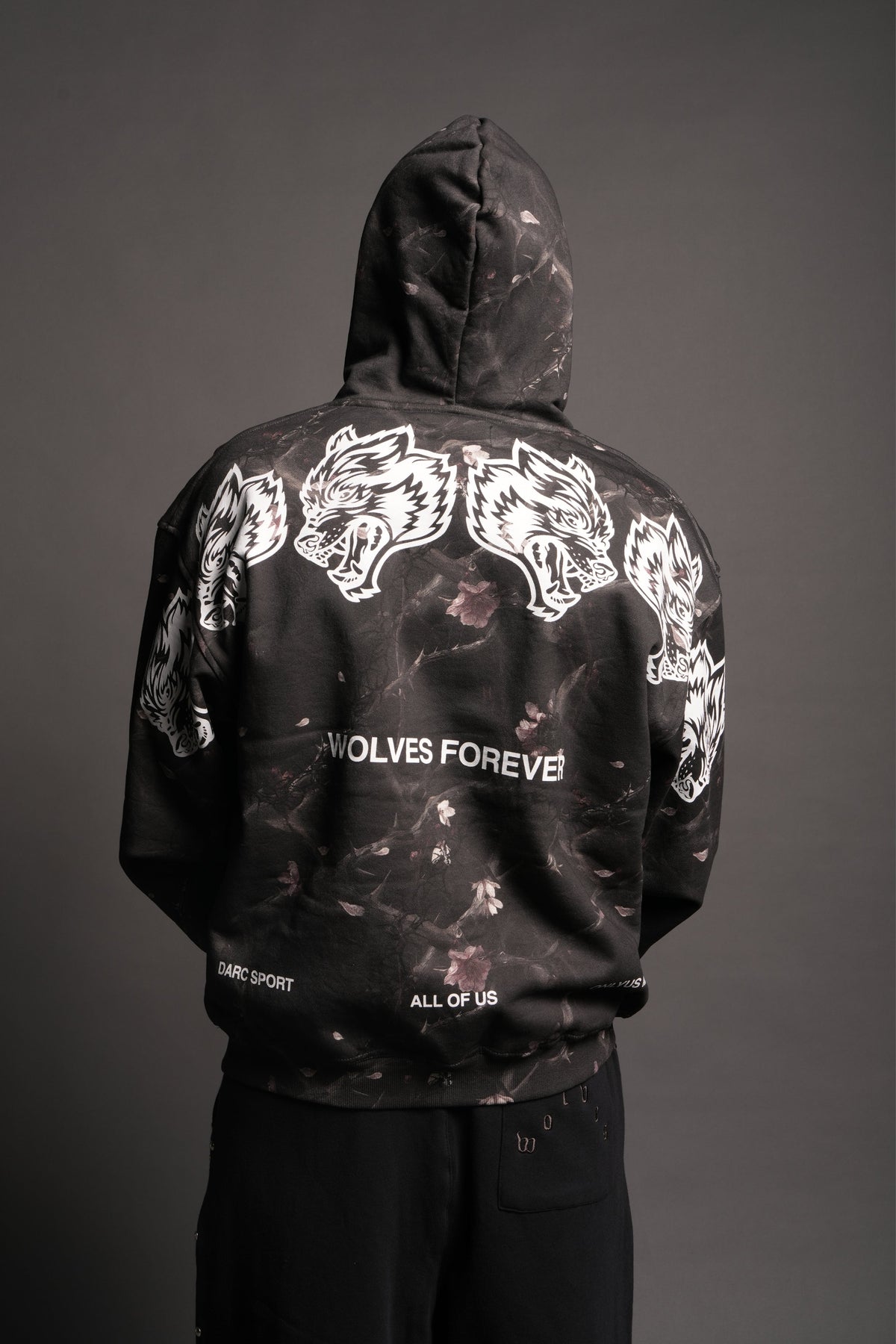 Wolves Have Your Back Bishop Hoodie In All Of Us Camo - imagem 1