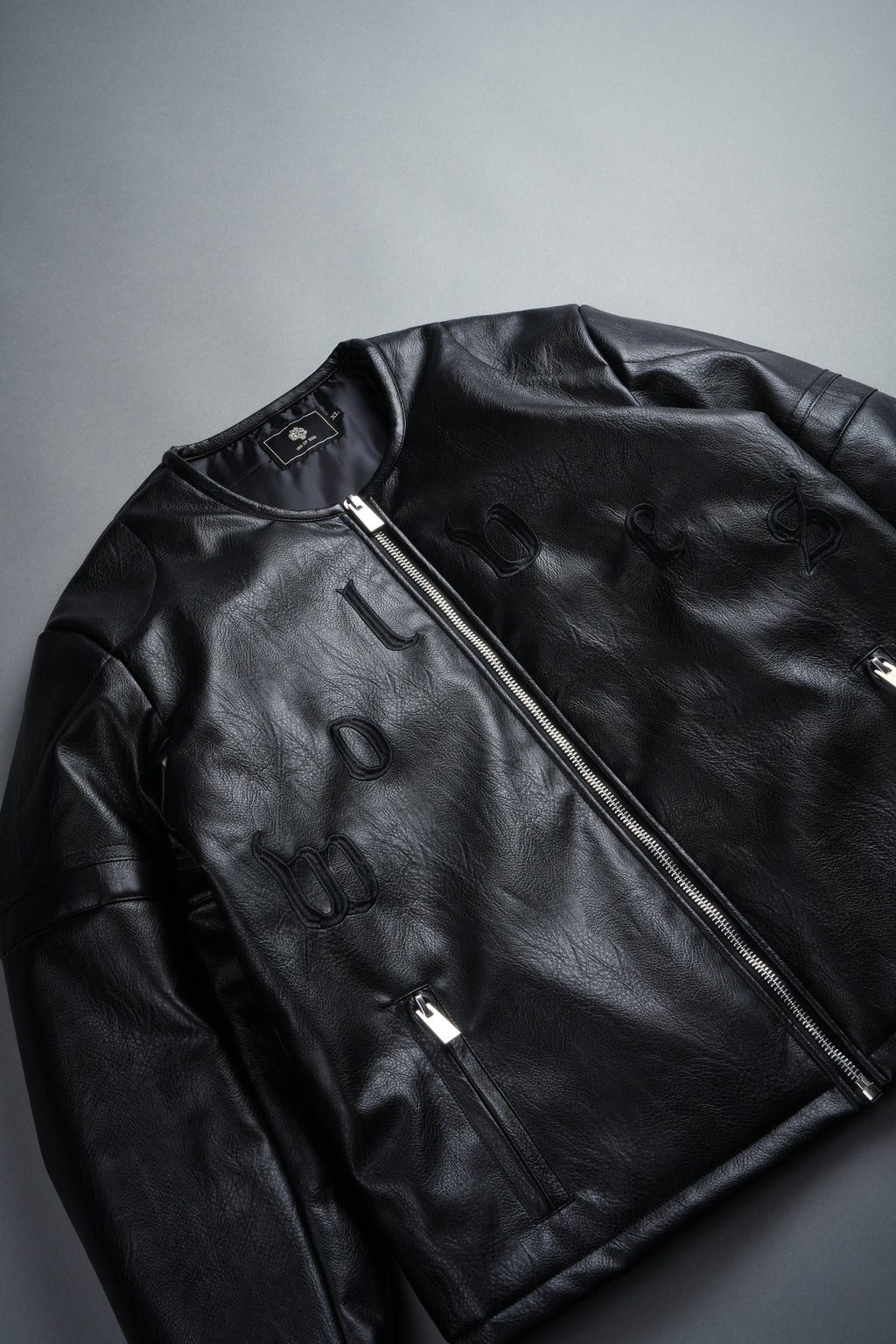 Wolves Pyramid Jesse Biker Jacket in Black - imagem 10