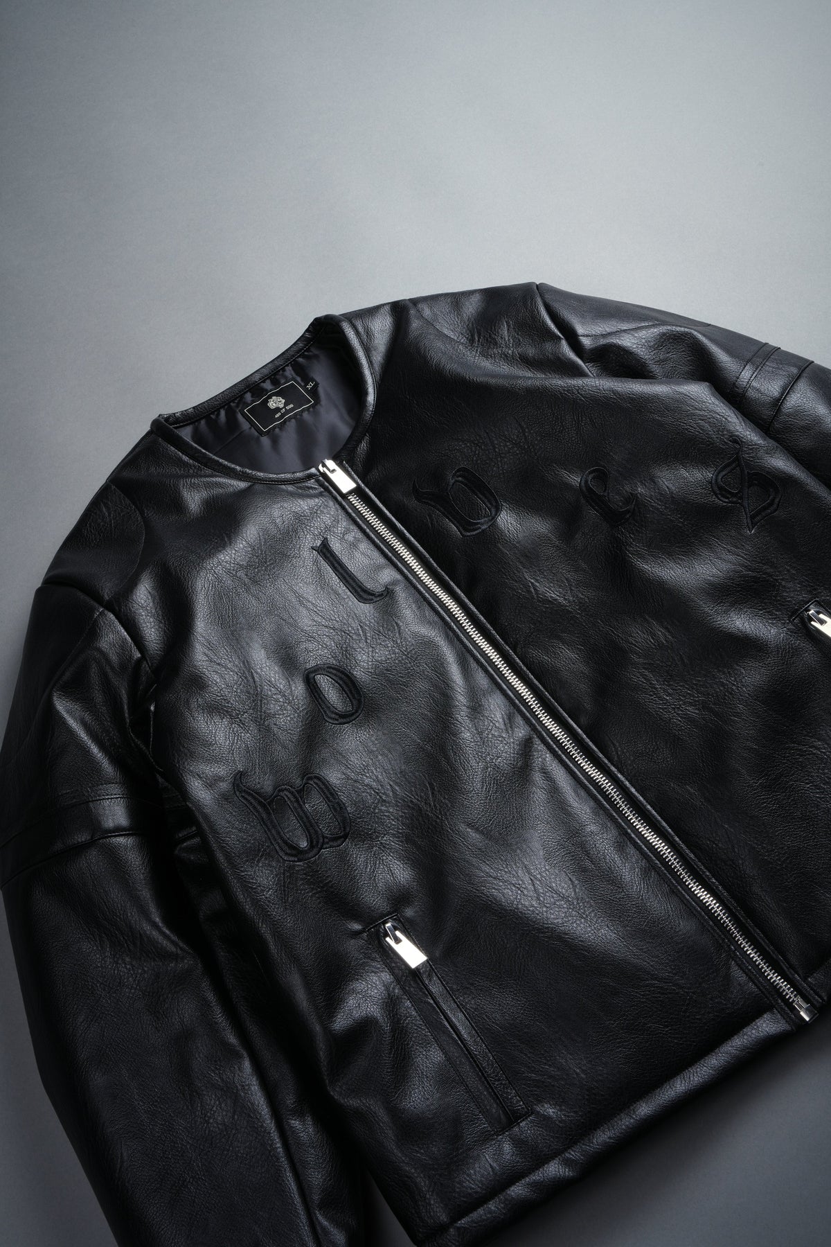 Wolves Pyramid Jesse Biker Jacket in Black - imagem 10