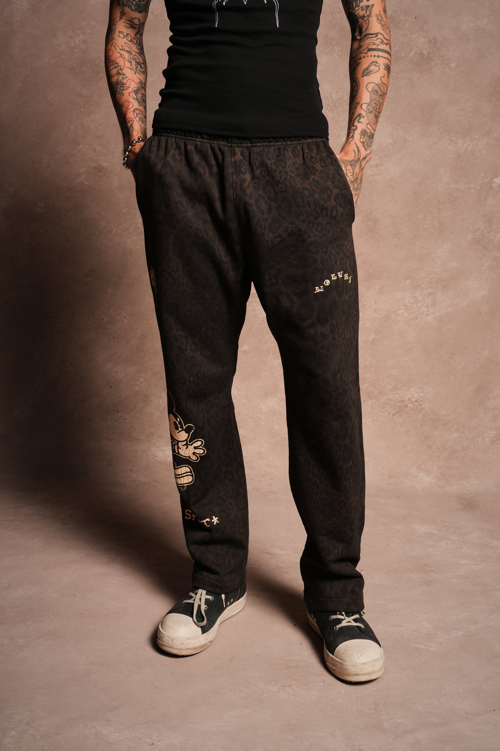 Mickey Mouse Pyramid Bigelow Sweat Pants in Darc Brown Leopard