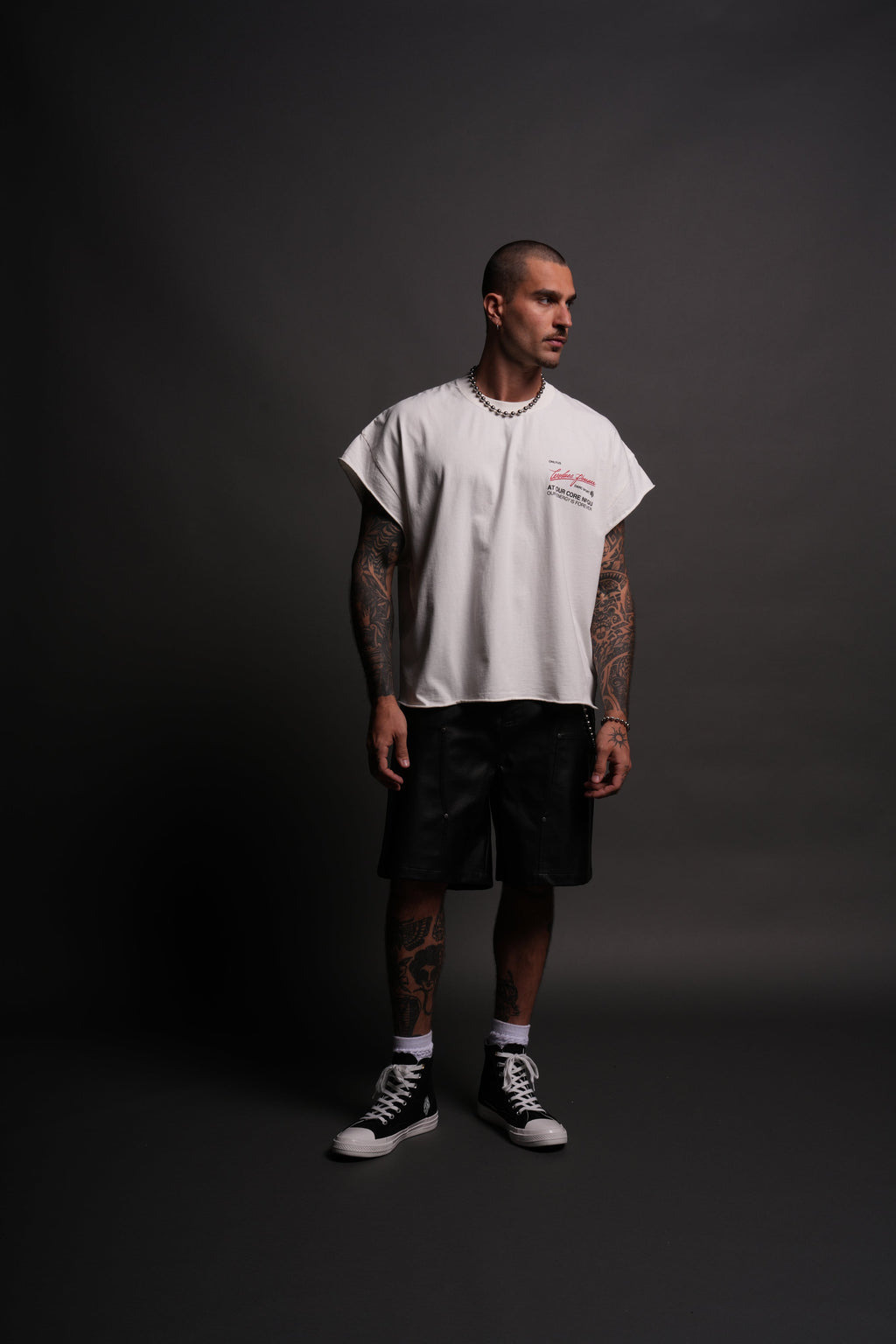 At Our Core "Grunge" Cut Off Tee in Cream — imagem 8