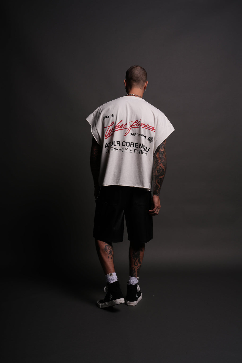 At Our Core "Grunge" Cut Off Tee in Cream — imagem 7