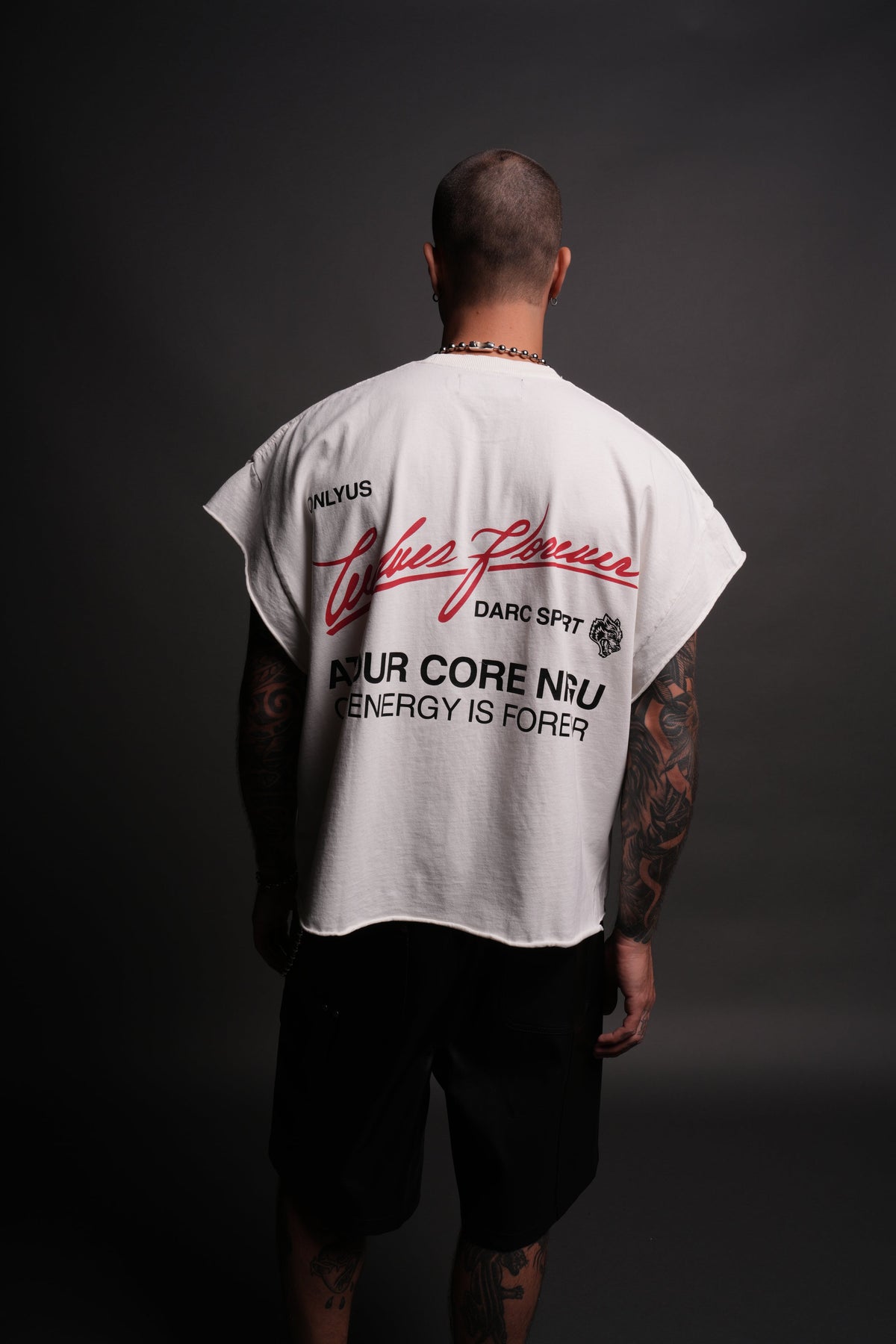 At Our Core "Grunge" Cut Off Tee in Cream — imagem 4