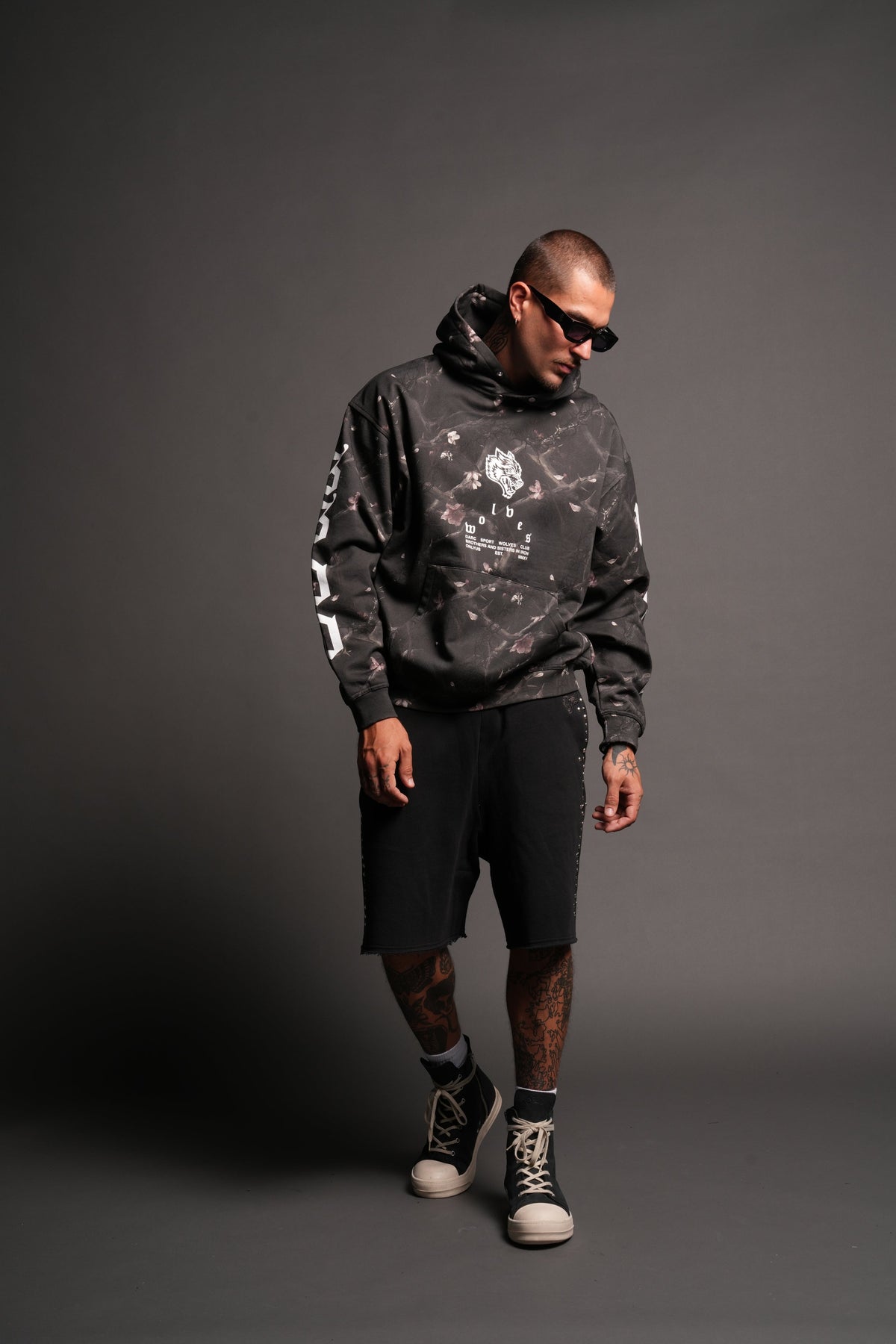 Big Wolf Head Pierce Hoodie In All Of Us Camo - imagem 5