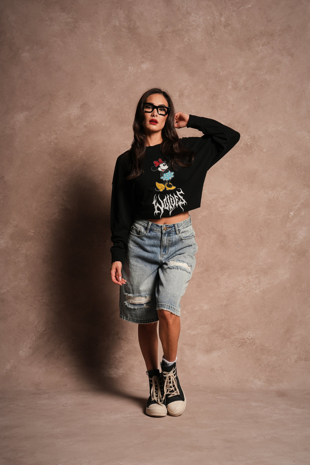 Minnie Mouse Hesh Premium Box Cut Ls Tee in Black