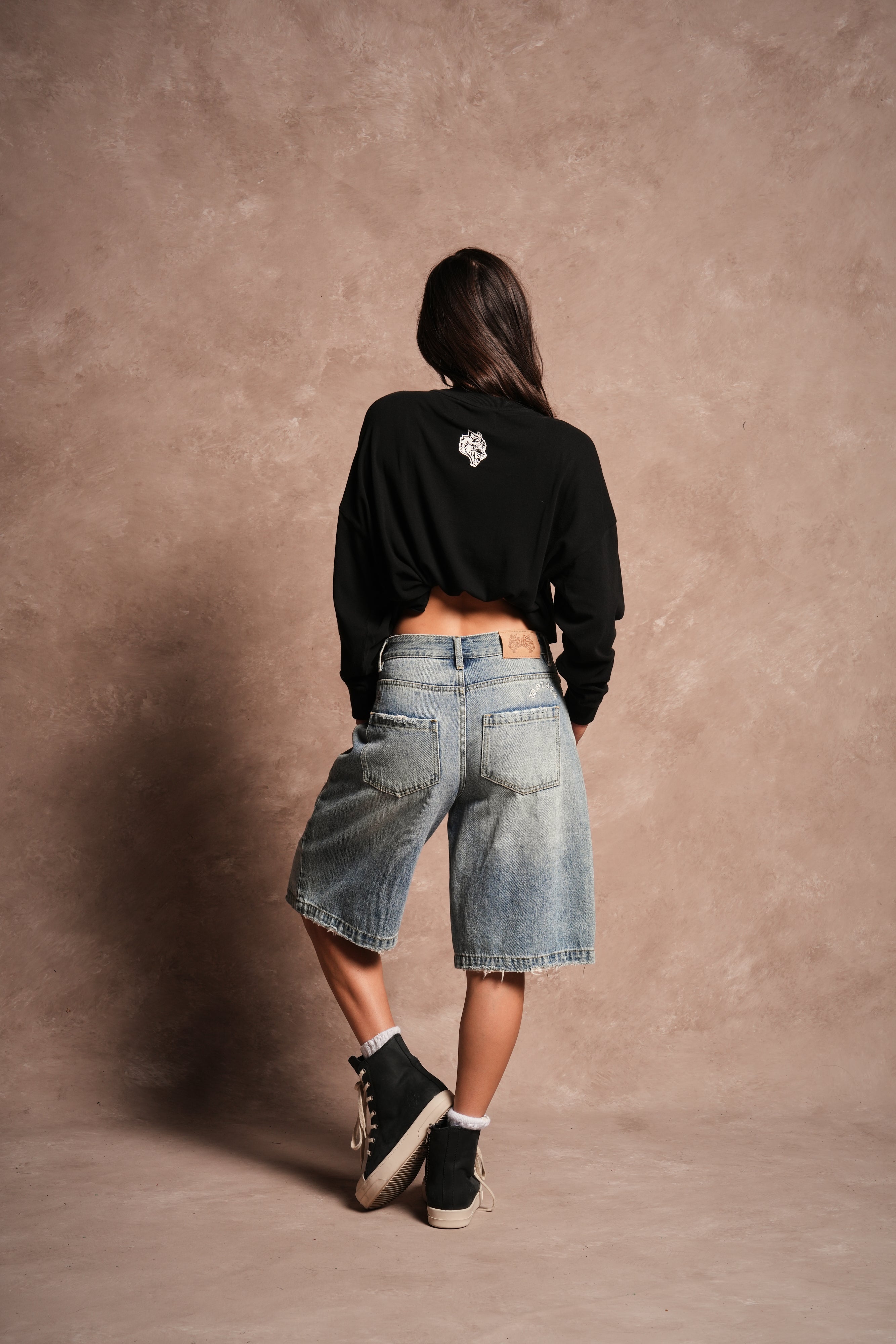 Minnie Mouse Hesh Premium Box Cut Ls Tee in Black