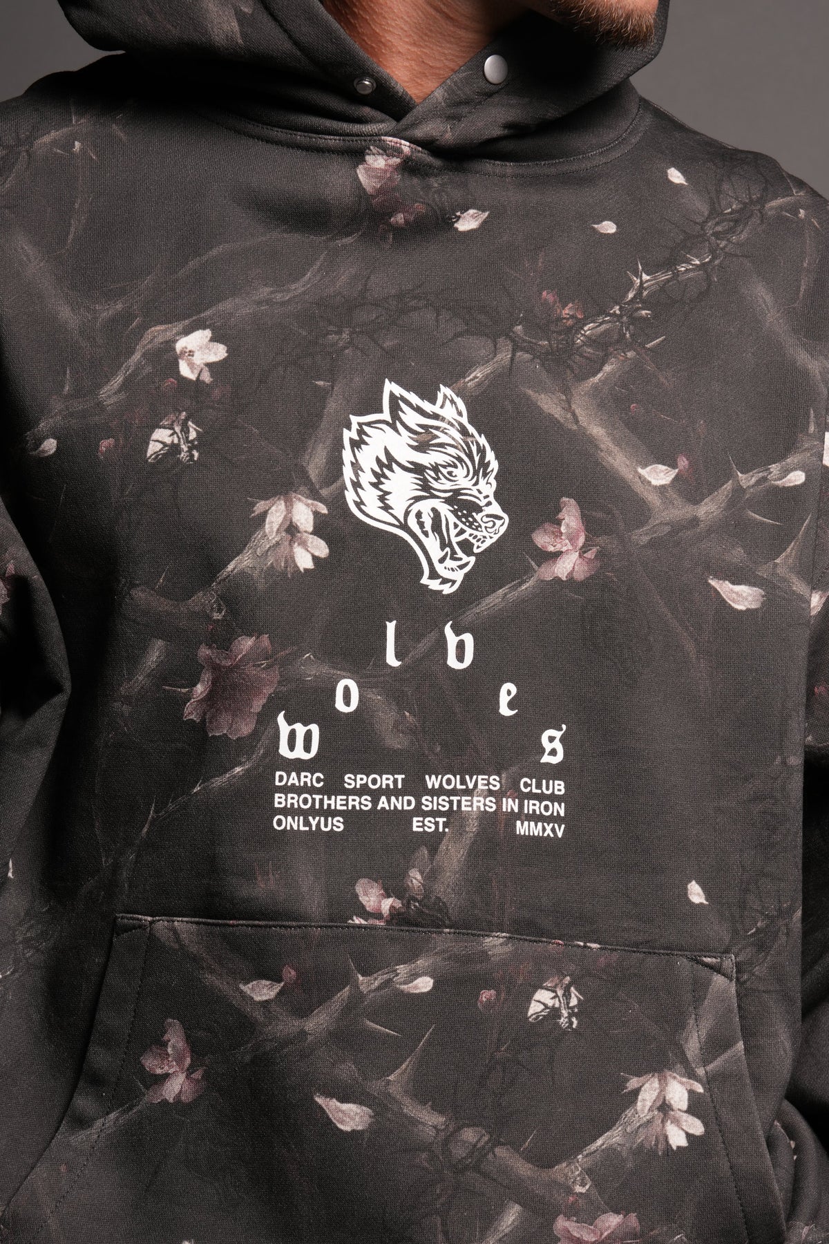 Big Wolf Head Pierce Hoodie In All Of Us Camo - imagem 7