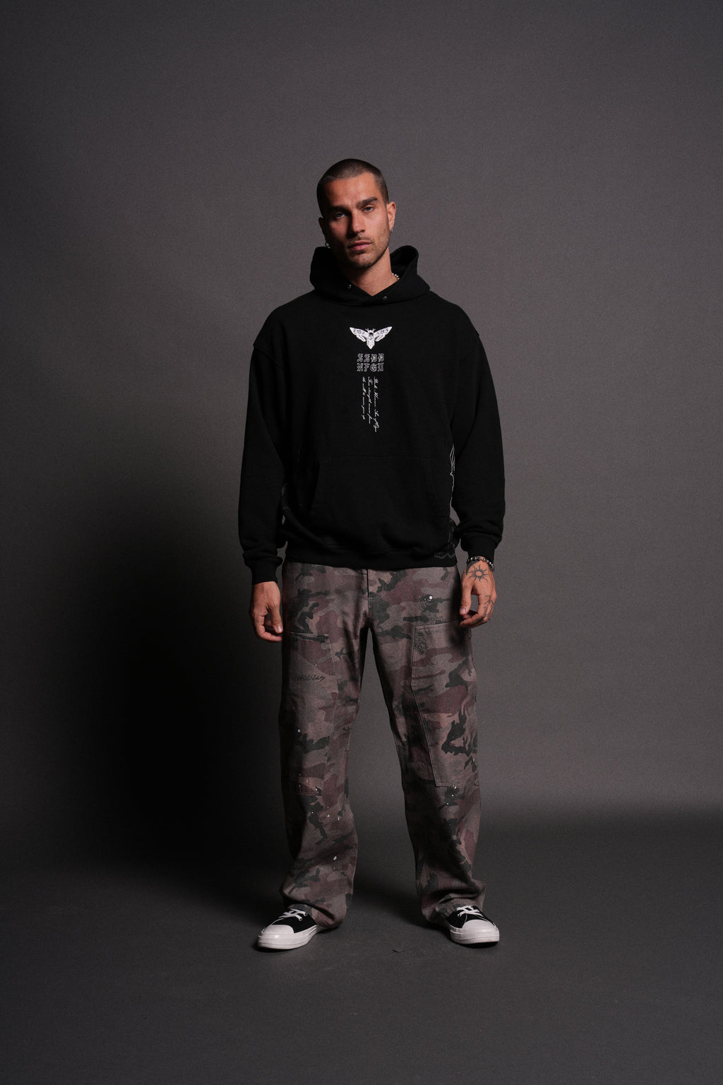 Yujiro Hanma "Pierce" Hoodie in Black — imagem 5