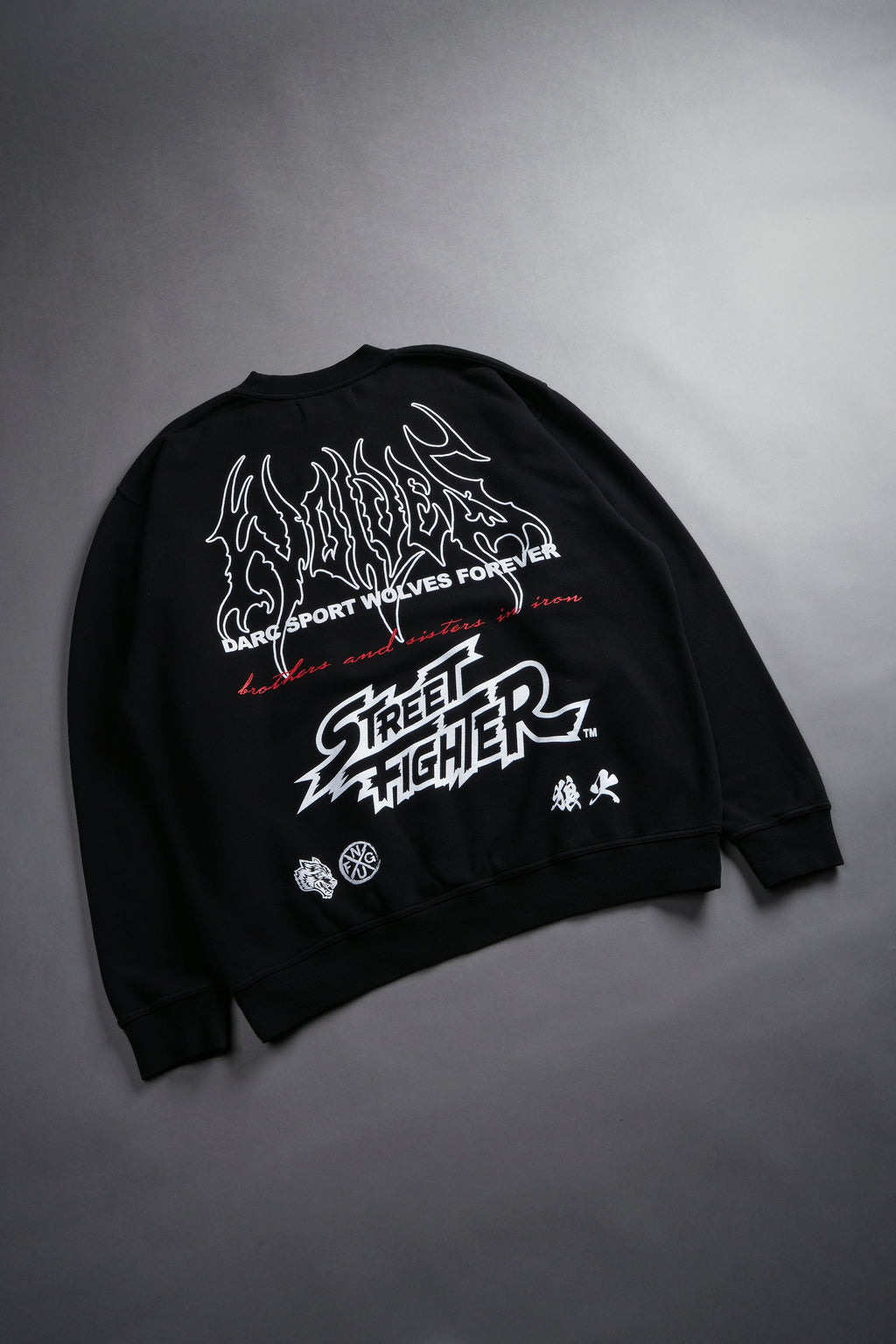 Final Boss Unisex London Crewneck in Black - imagem 11