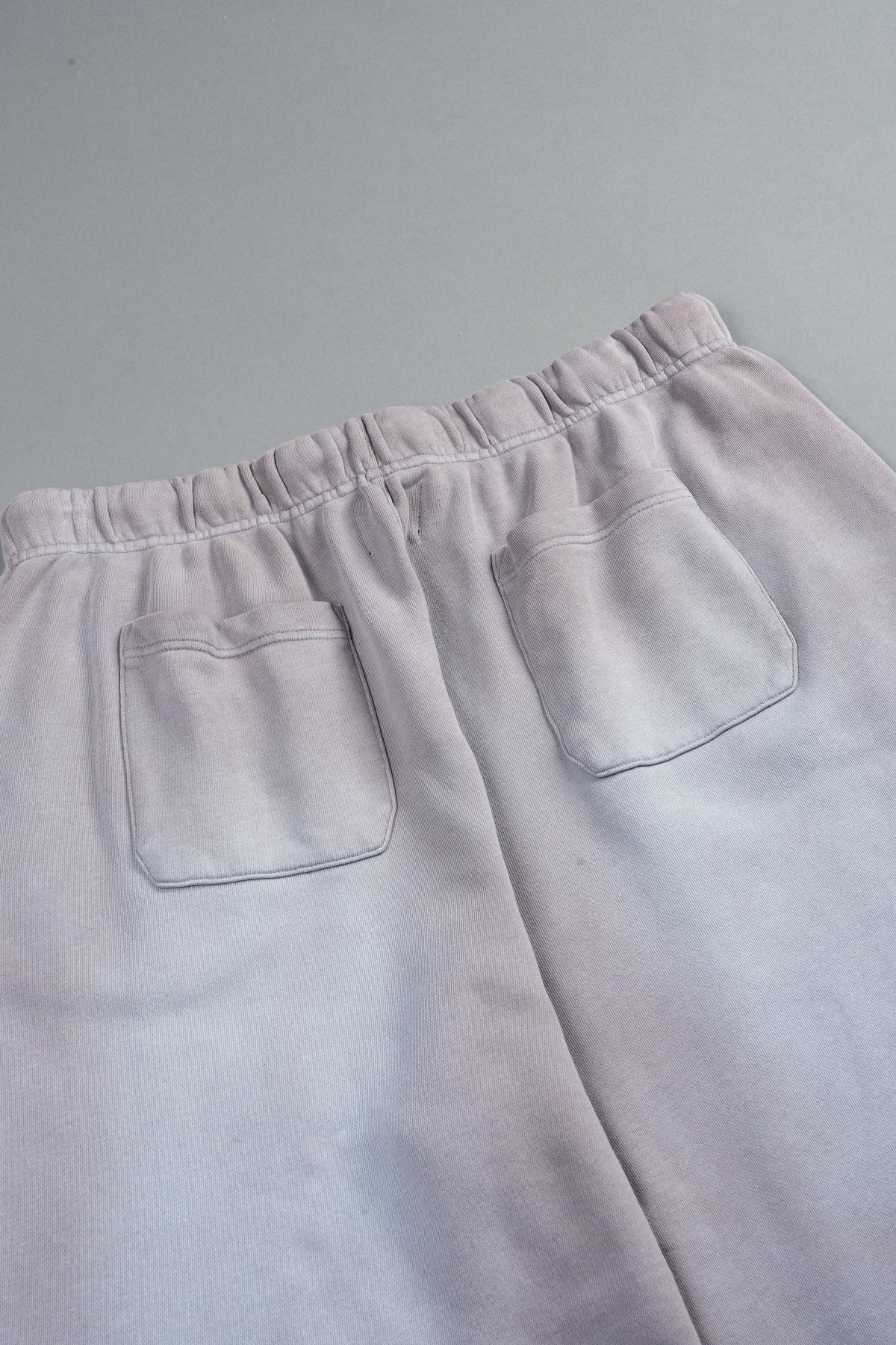 Dual Wolf Capri Sweat Pants In Pale Gray Super Sun Fade