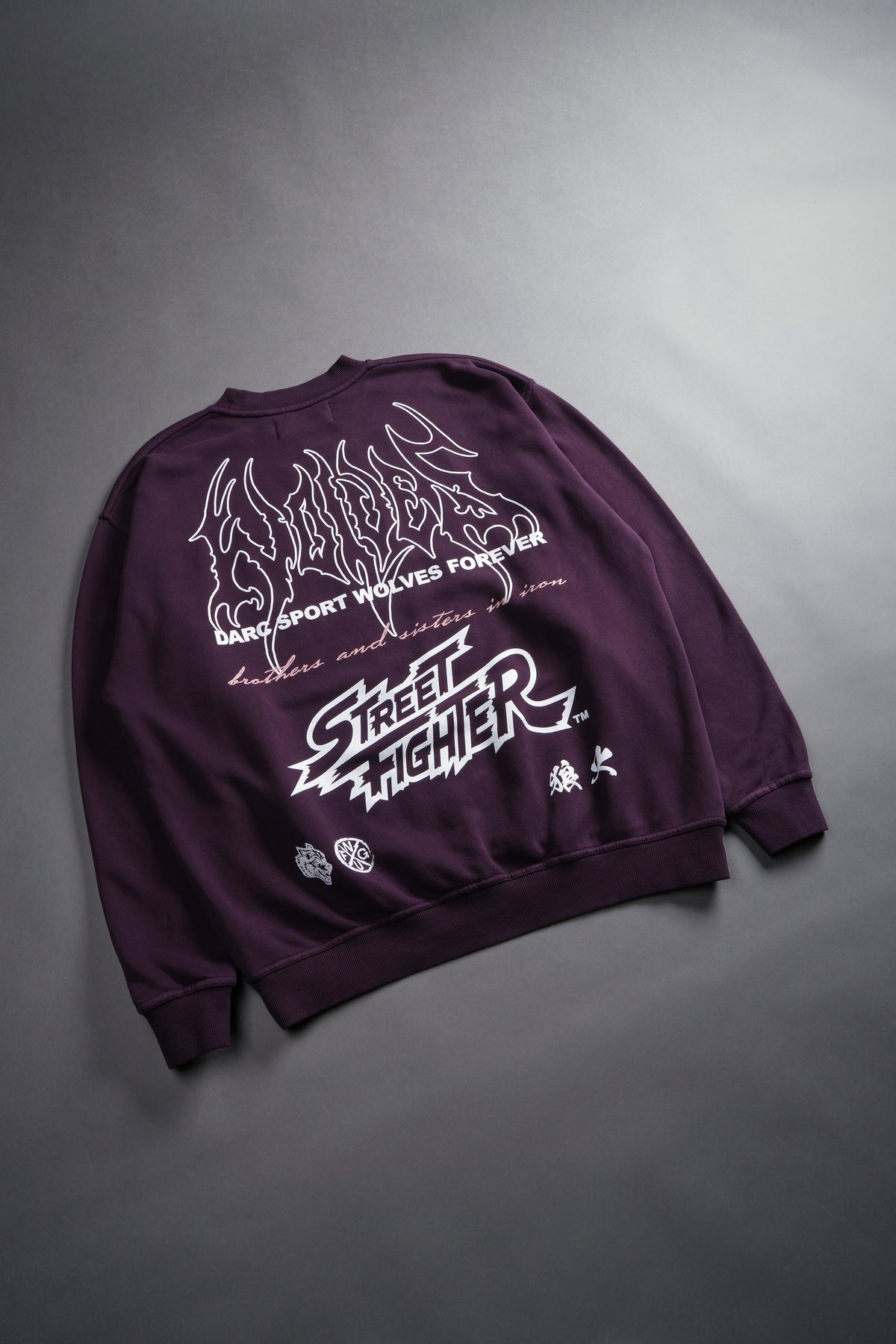 Final Boss Unisex London Crewneck in Storm Purple - imagem 12