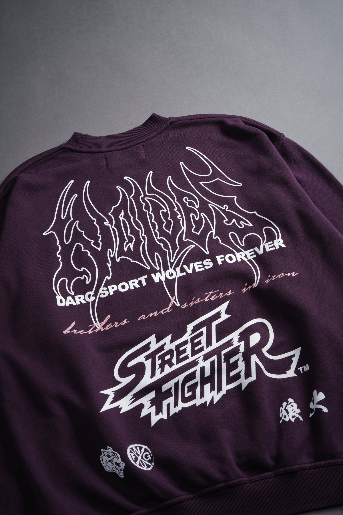 Final Boss Unisex London Crewneck in Storm Purple - imagem 11