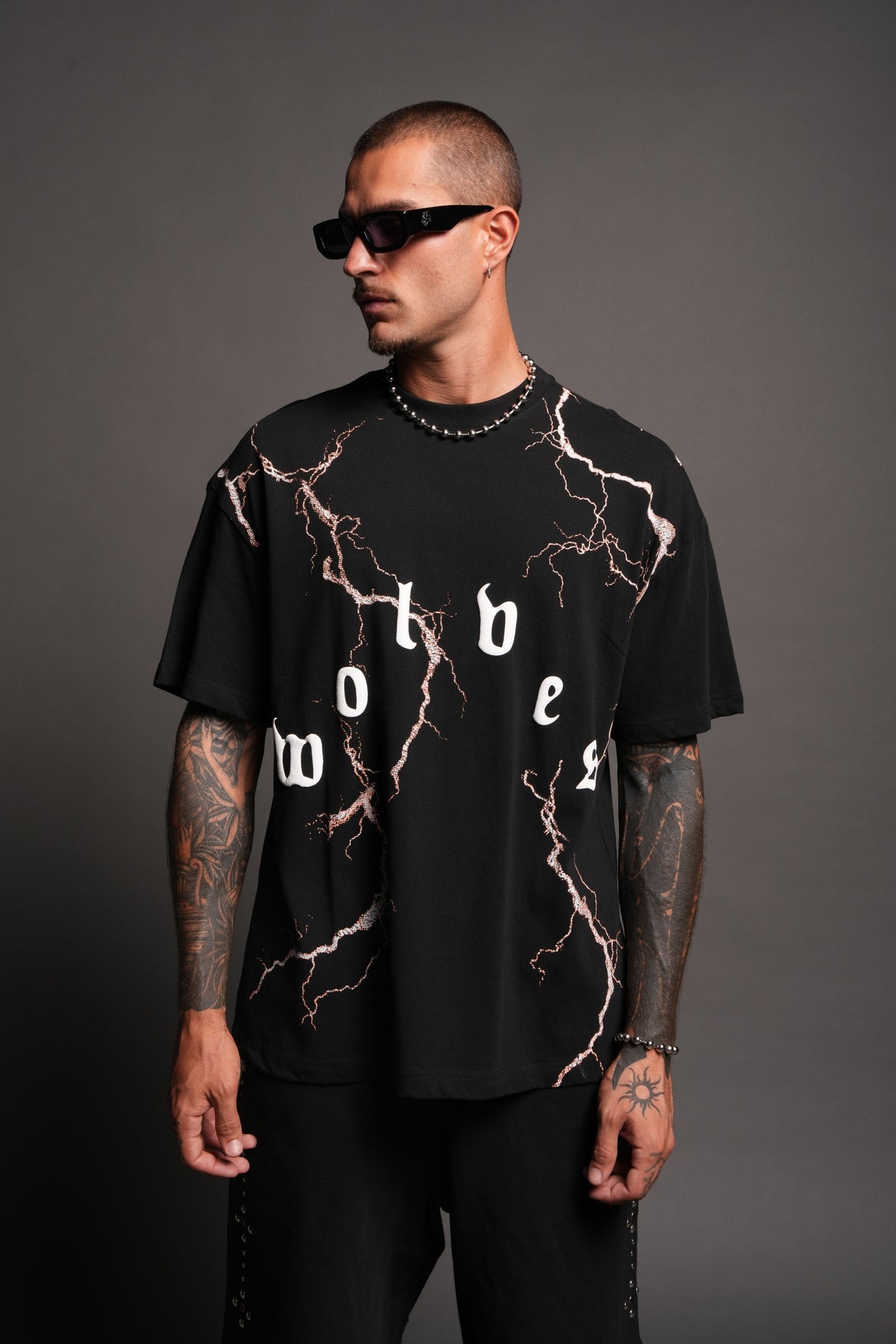 Lightning Frvr Premium Oversized Tee in Black - imagem 4