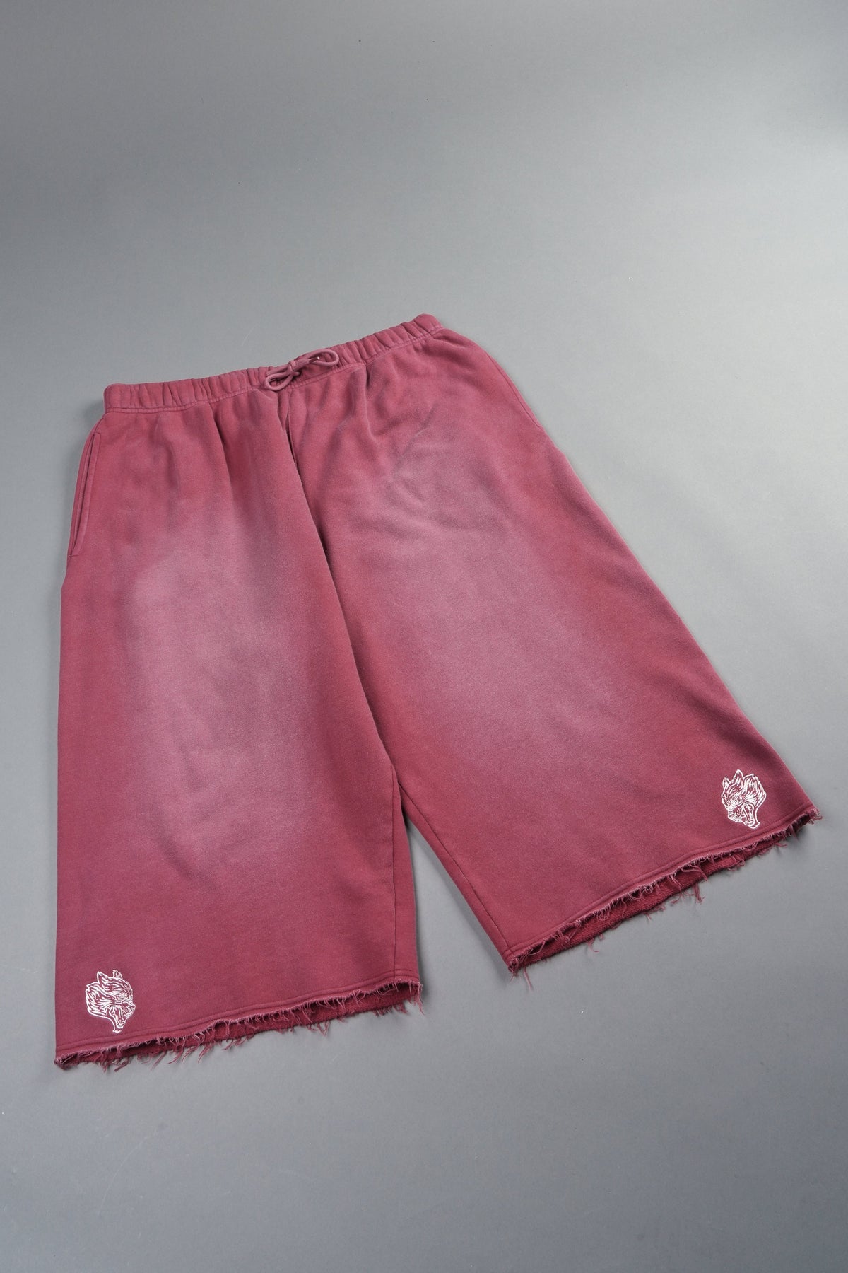 Dual Wolf Capri Sweat Pants In Cherry Red Super Sun Fade