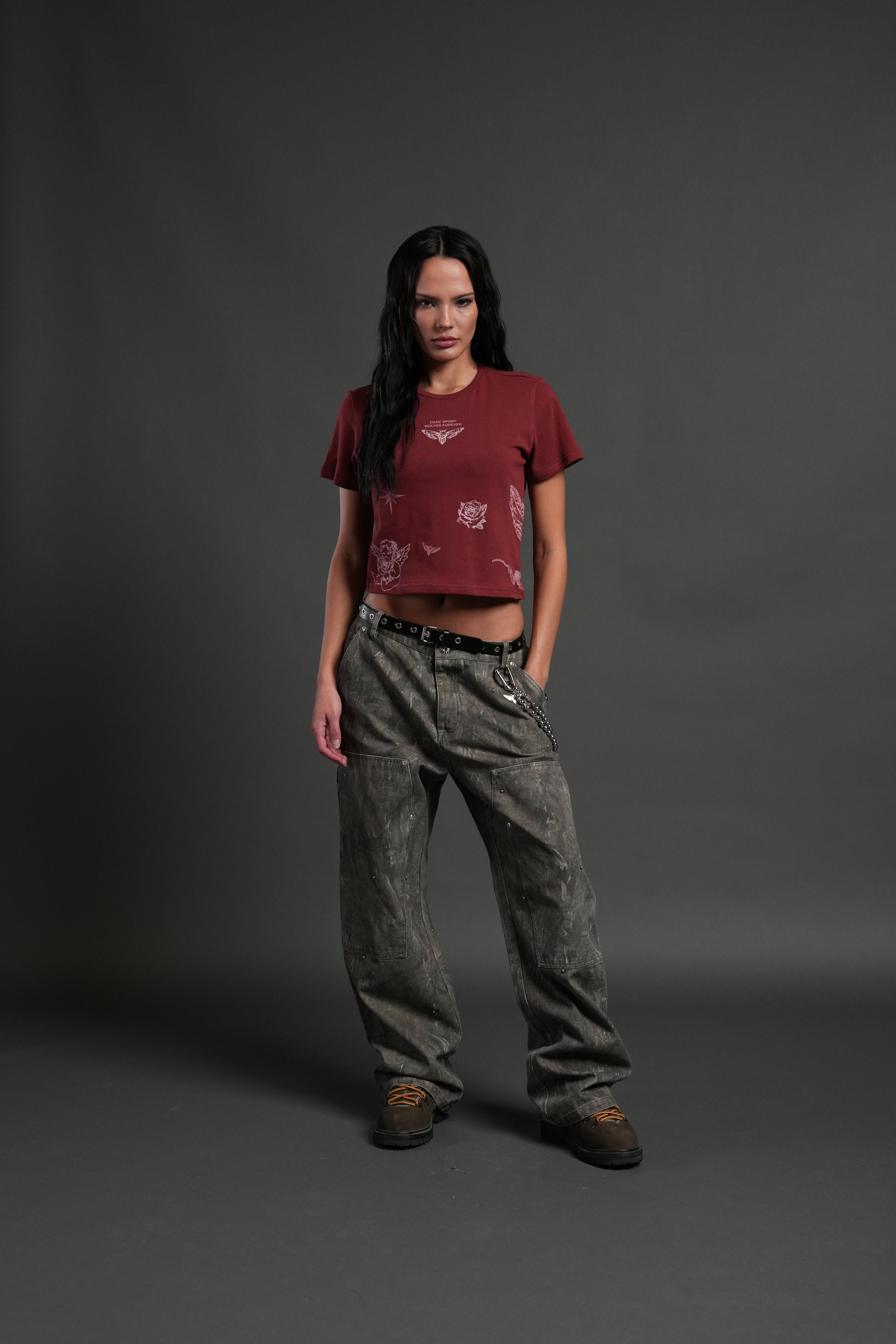 Sacred Flash "Timeless" Tee in Cherry Red — imagem 3