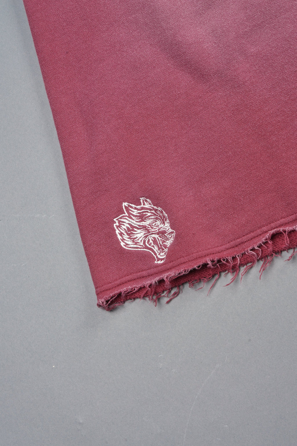 Dual Wolf Capri Sweat Pants In Cherry Red Super Sun Fade