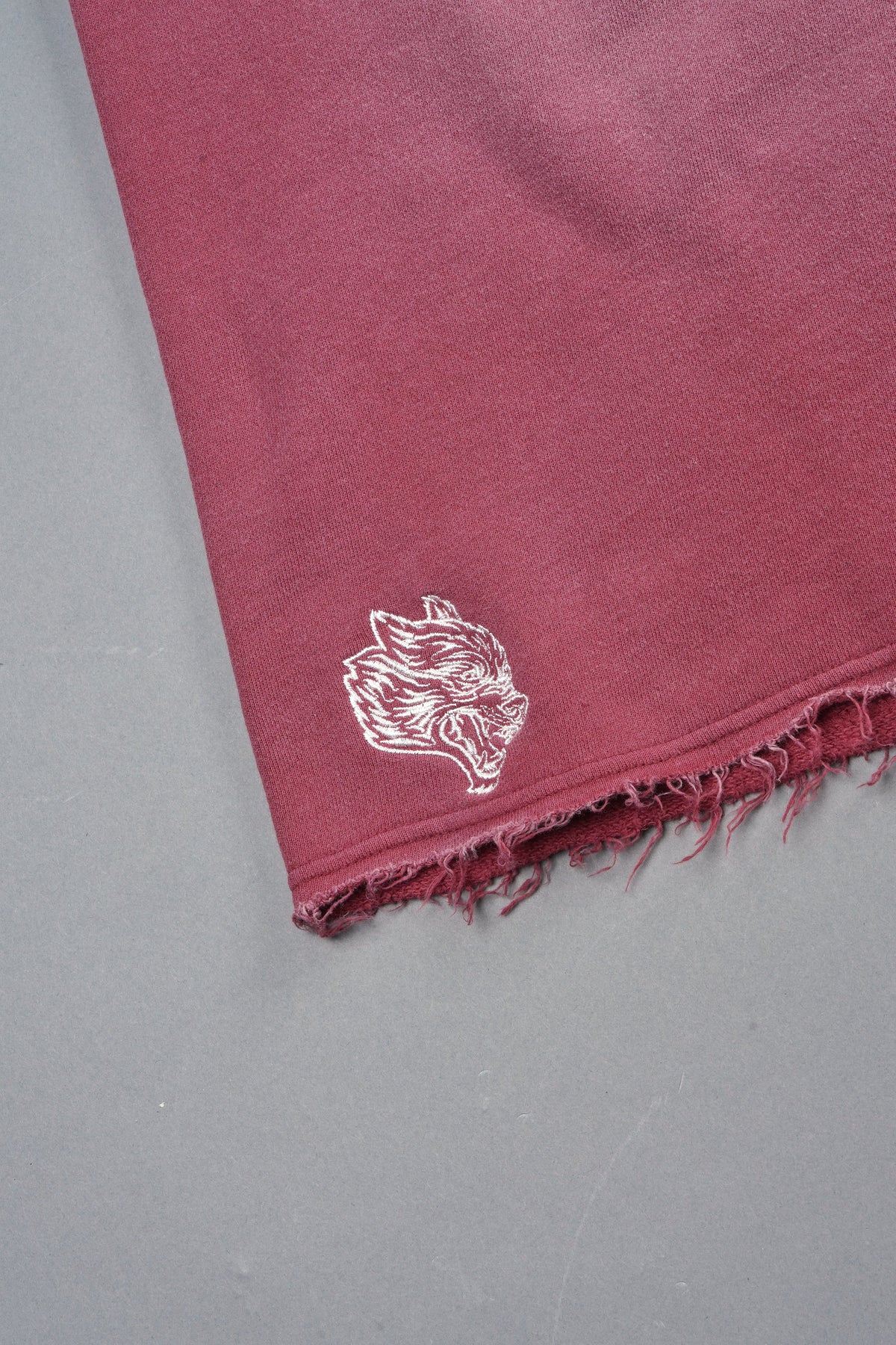 Dual Wolf Capri Sweat Pants In Cherry Red Super Sun Fade
