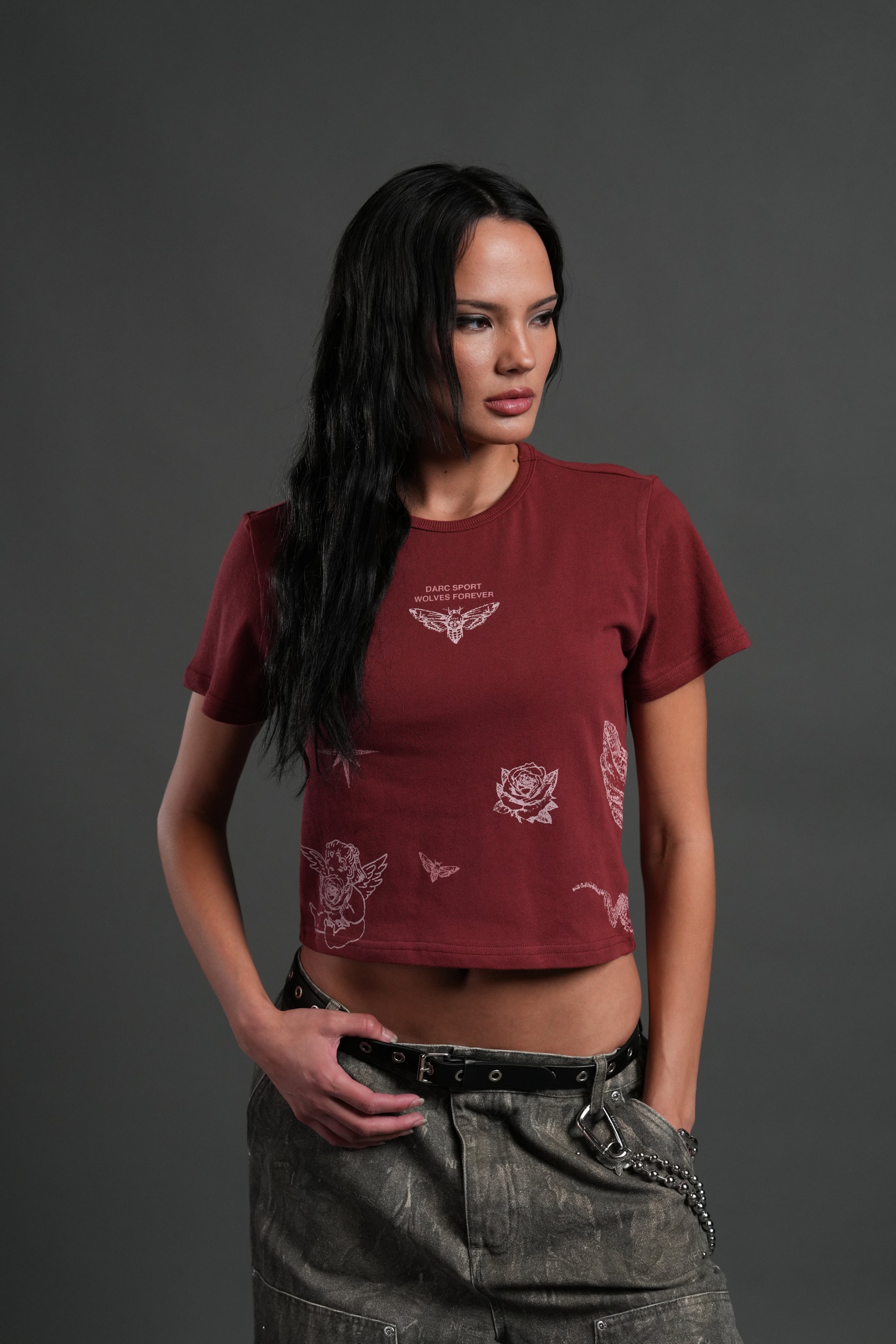 Sacred Flash "Timeless" Tee in Cherry Red — imagem 1