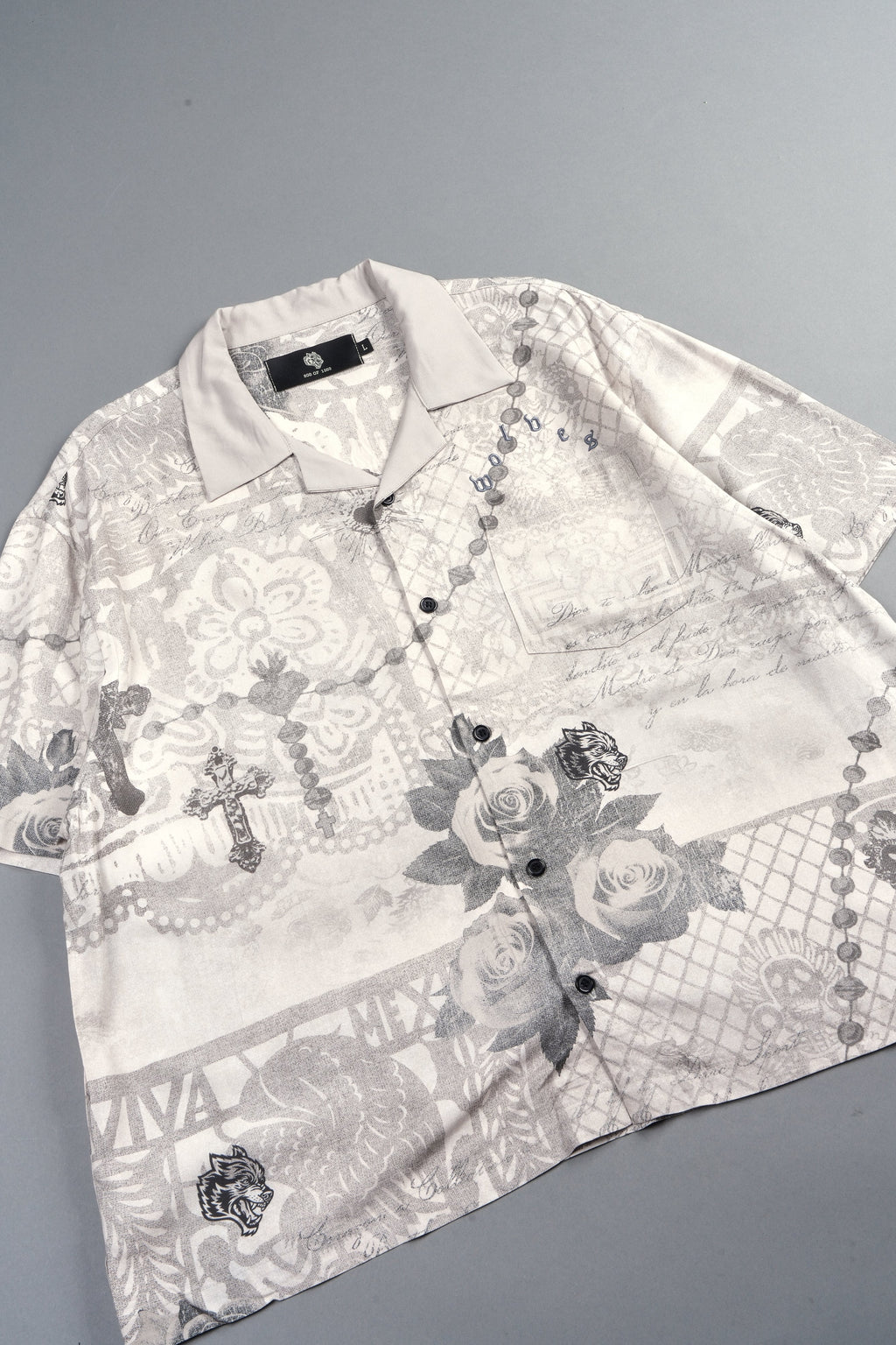 Wolves Pyramid Romero Mid Length Button Up In Ceniza Y Rosas