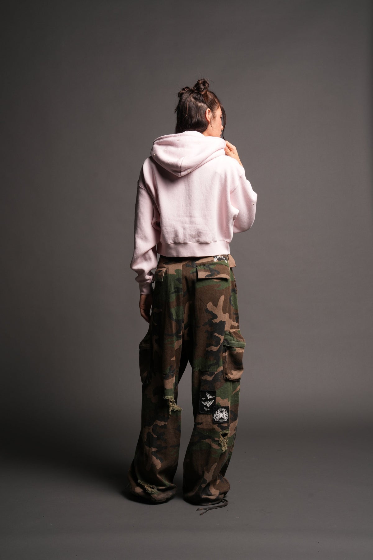 She Pearls Premium Sage Cropped Hoodie In Blush Pink — imagem 4