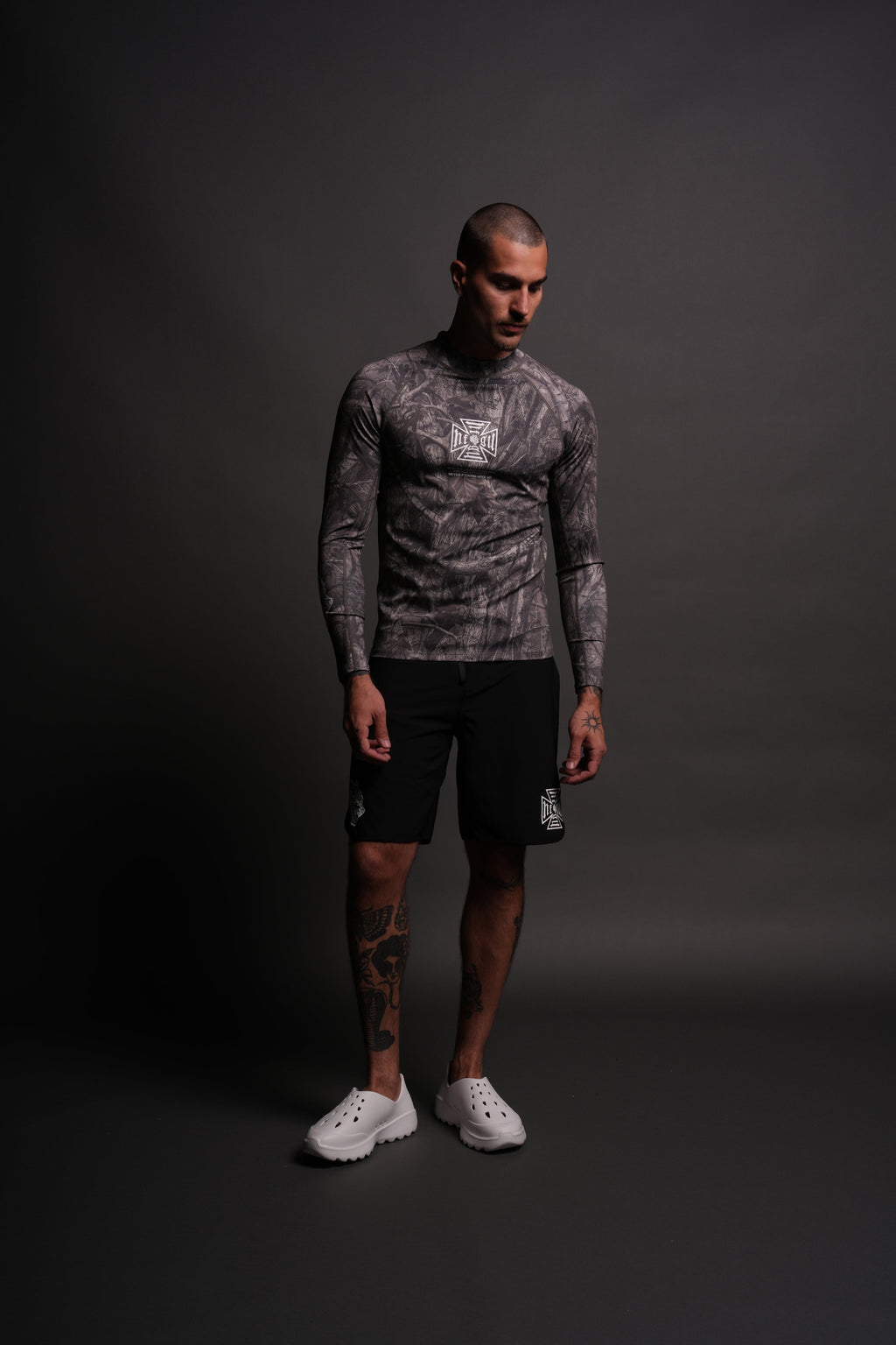 Core Rash Guard in Dusk Moss Driftwood Forest Camo — imagem 5