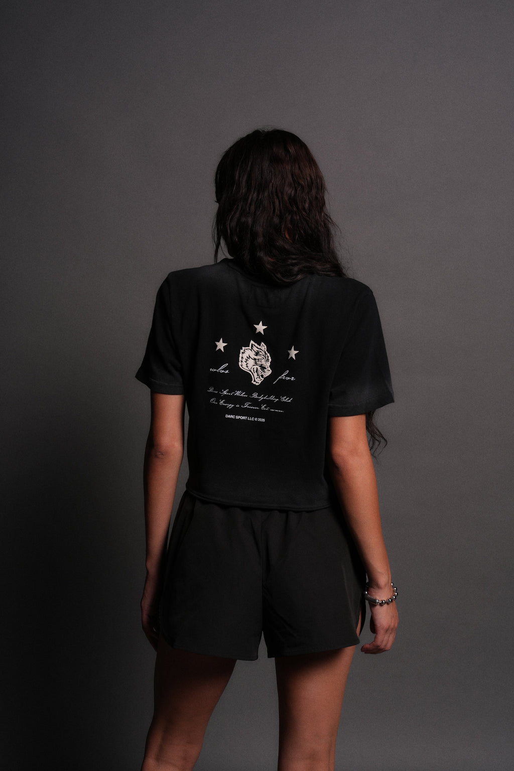 She's a Star "Premium" Oversized Cropped Tee in Black Drift Wash — imagem 2