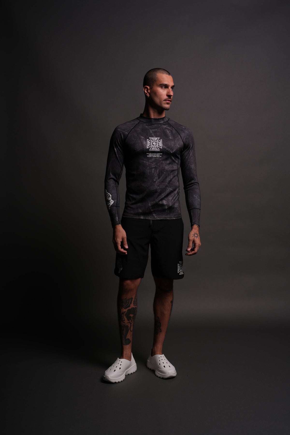 Core Rash Guard in Darc Driftwood Forest Camo — imagem 5
