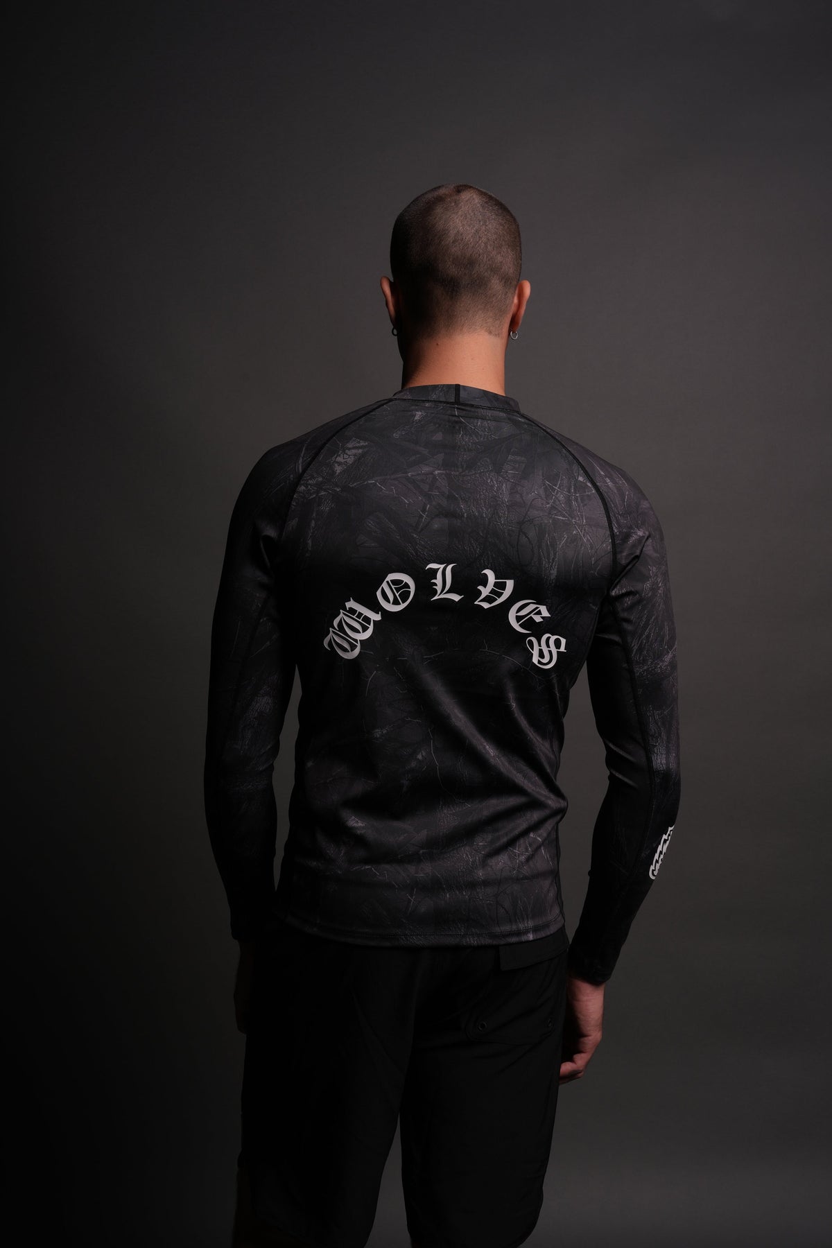 Core Rash Guard in Darc Driftwood Forest Camo — imagem 4