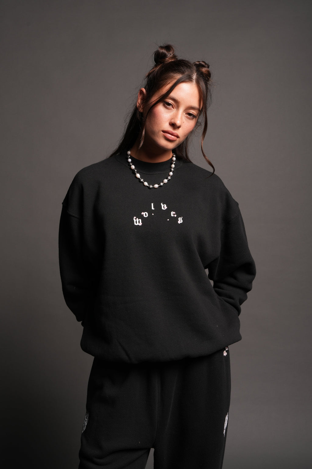 Sakura Pyramid Premium London Crewneck In Black