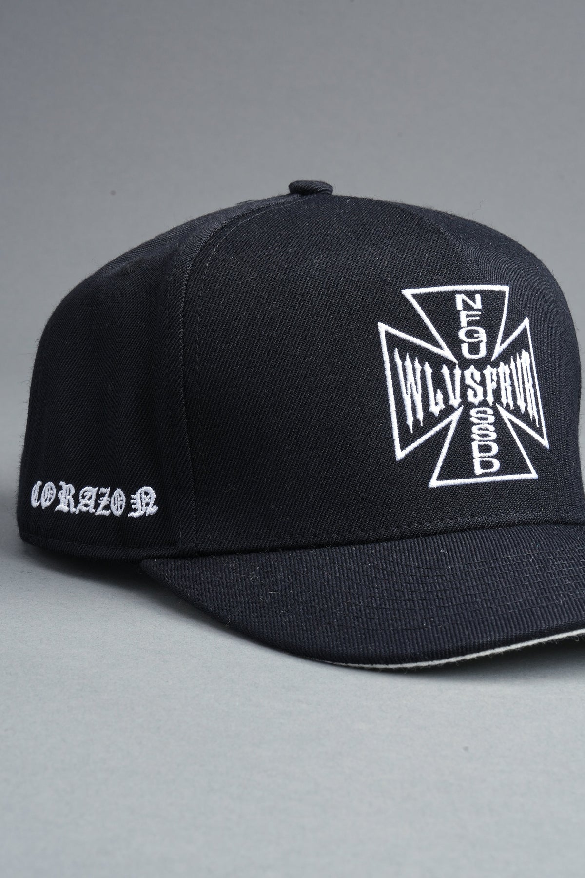 Darc Corazon Snapback In Black