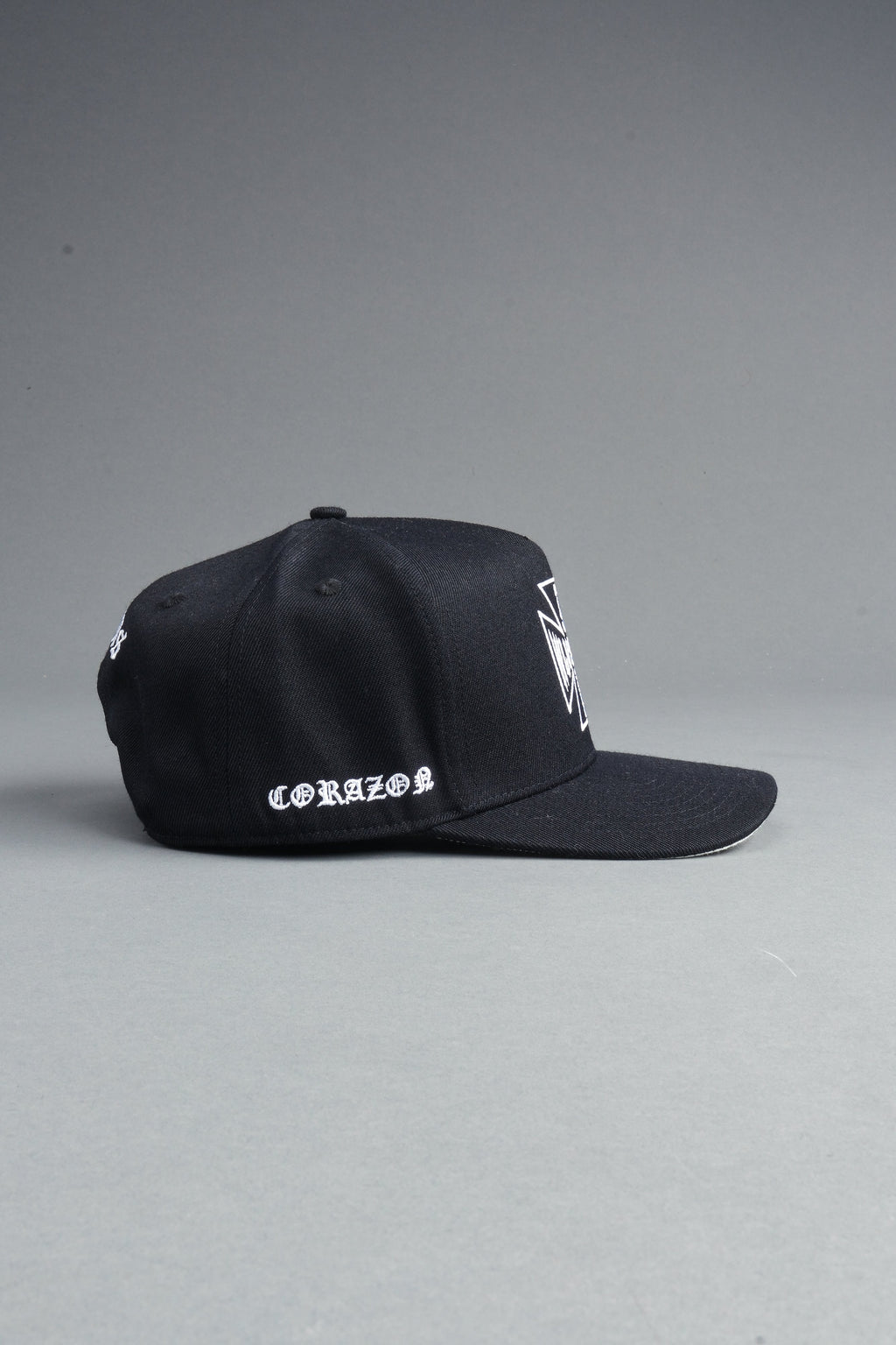 Darc Corazon Snapback In Black